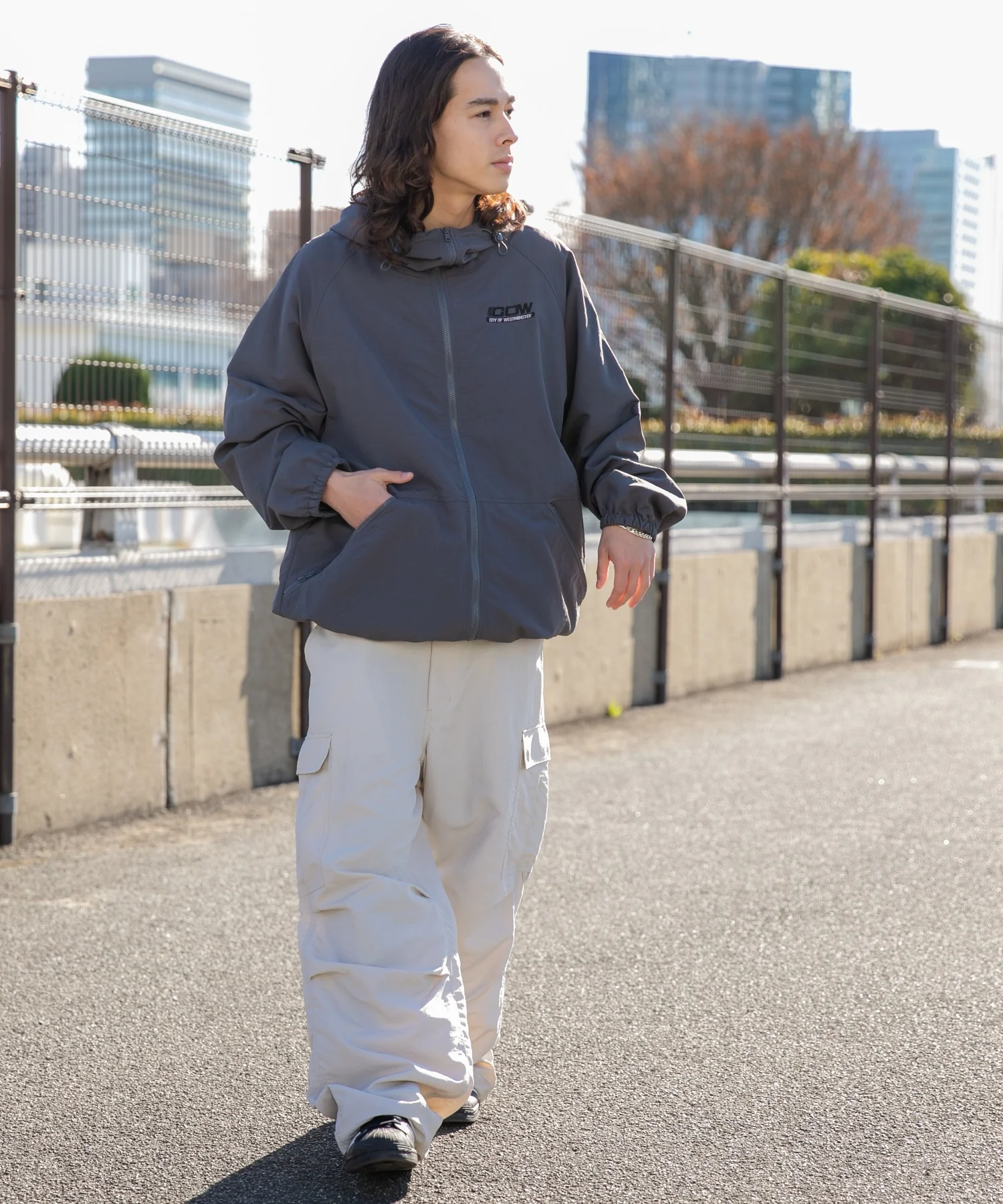 ナイロンフードシェルブルゾン - Image 14