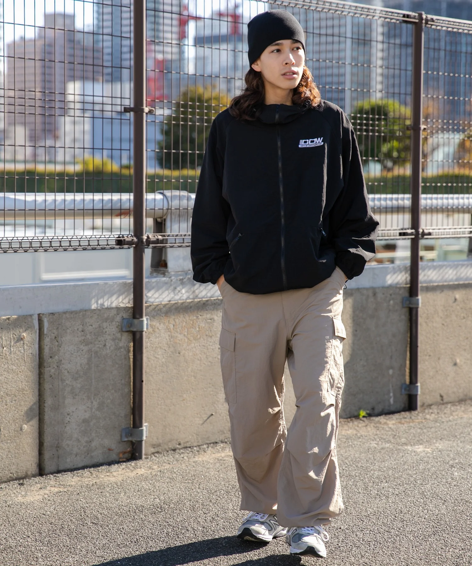 ナイロンフードシェルブルゾン - Image 18