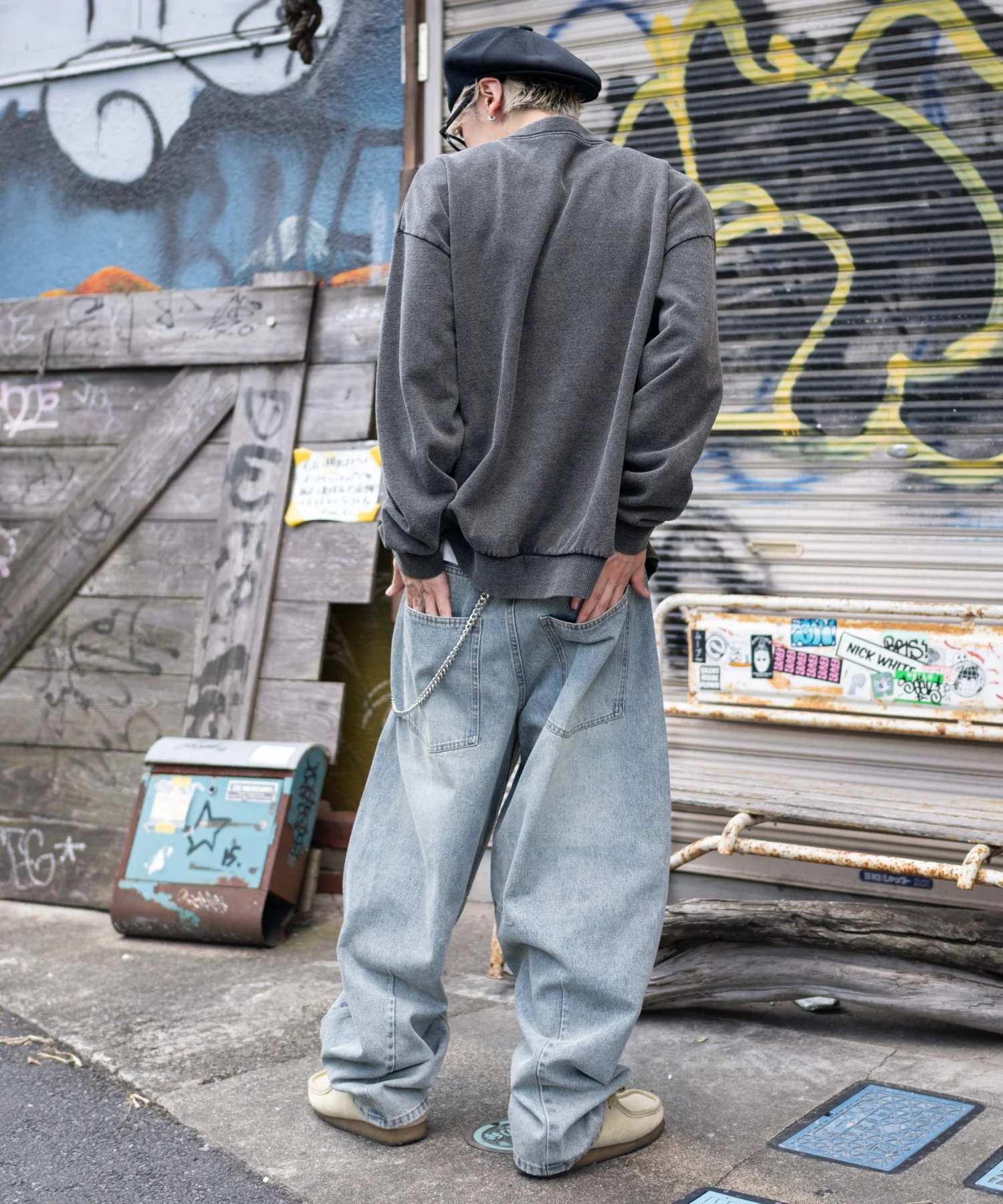 チェーン付きバルーンデニムパンツ - Image 16