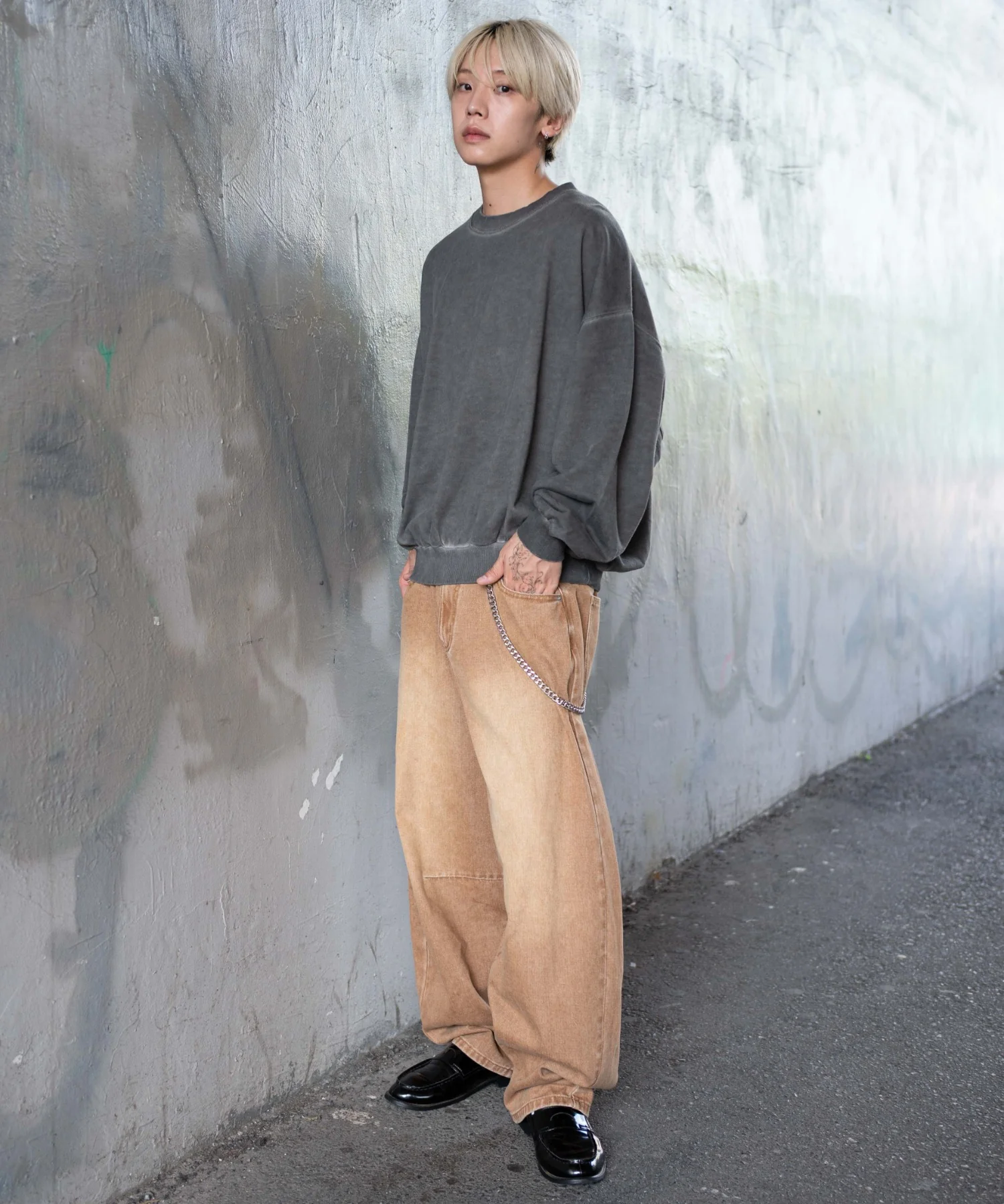 チェーン付きバルーンデニムパンツ - Image 21