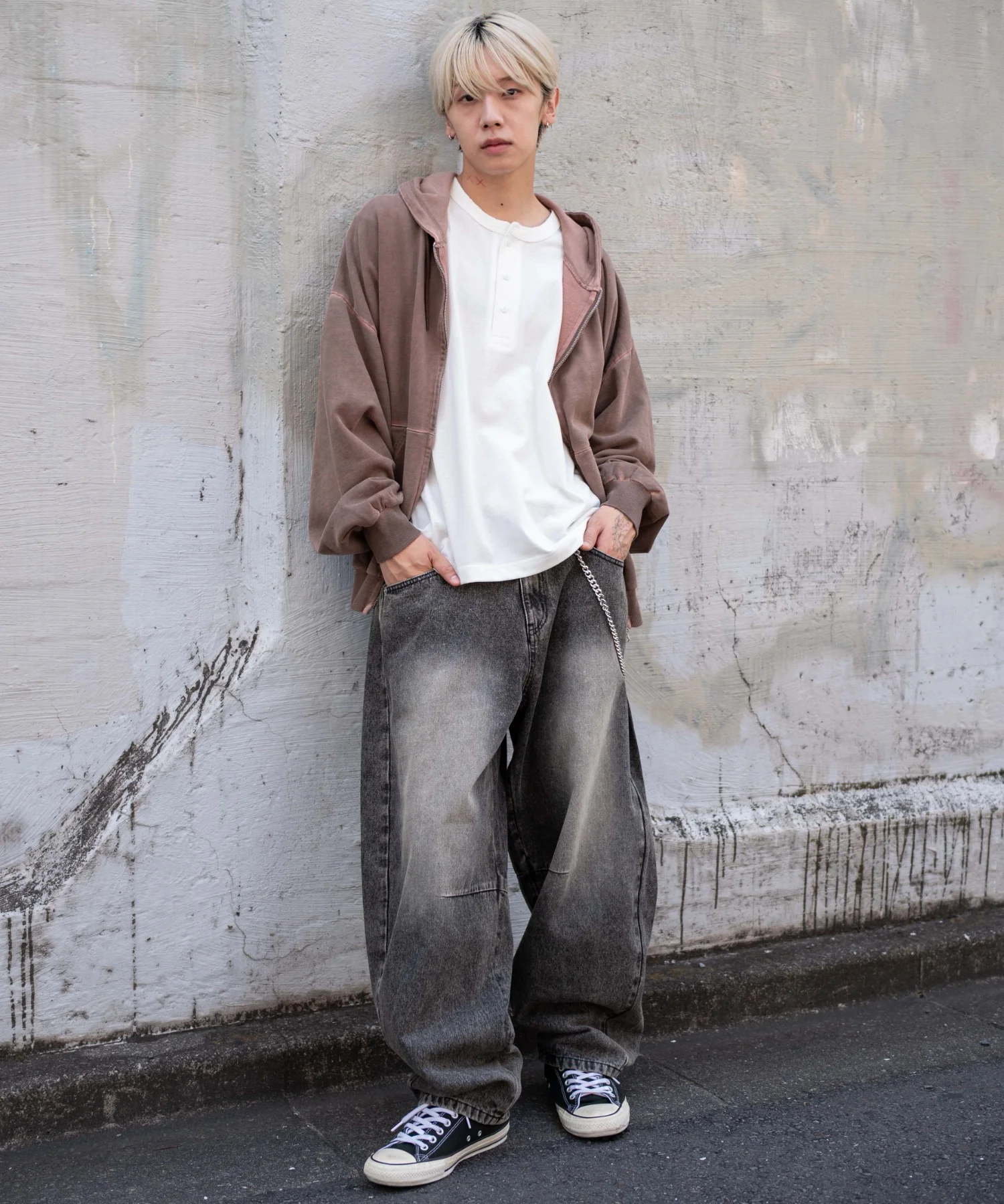 チェーン付きバルーンデニムパンツ - Image 27