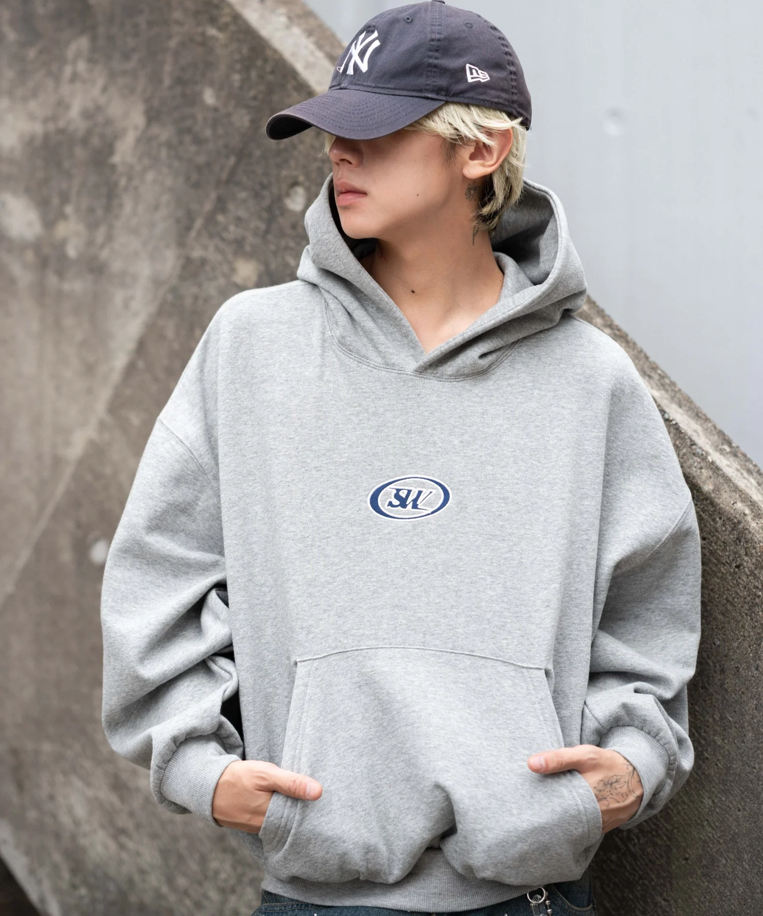 バルーンクロップドグラフィックプルパーカー - Image 18
