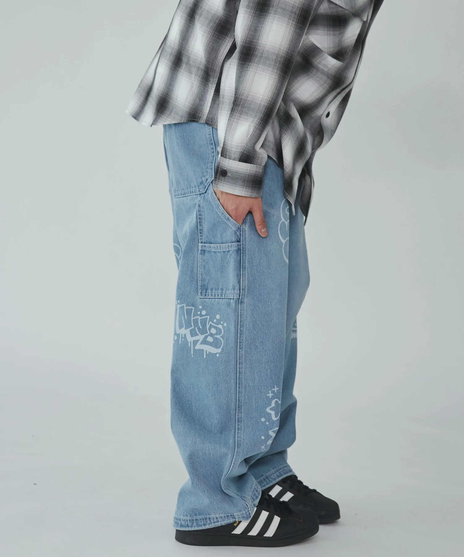 イージーペインターグラフィックデニムパンツ - Image 16