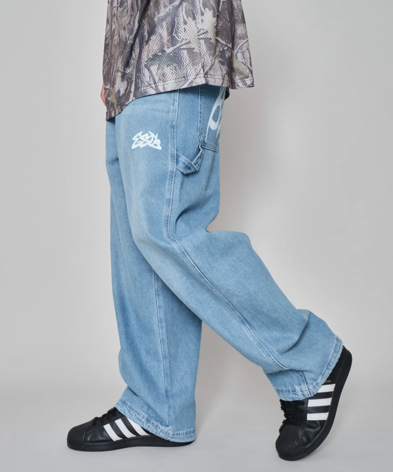 イージーペインターグラフィックデニムパンツ - Image 25