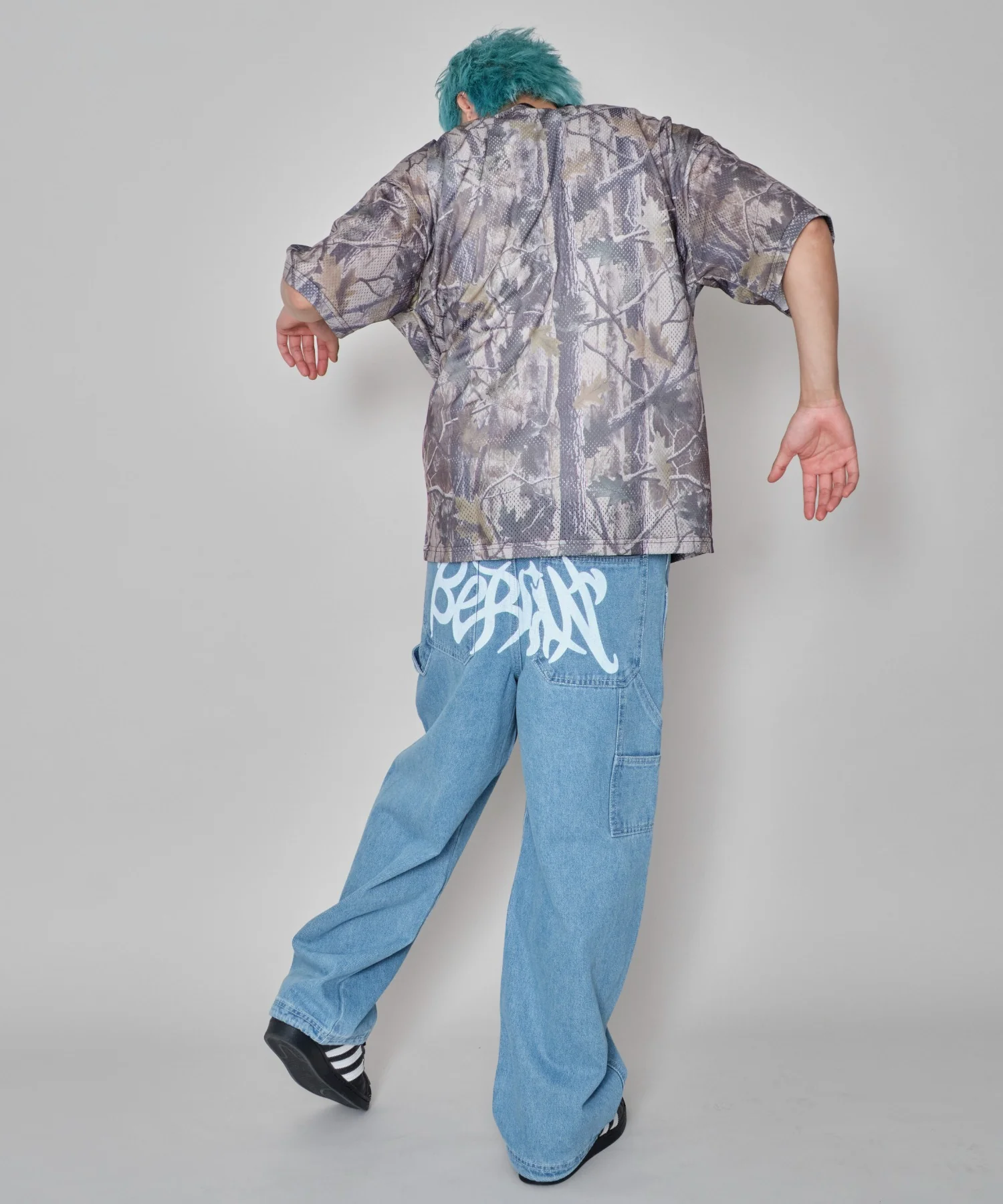 イージーペインターグラフィックデニムパンツ - Image 30