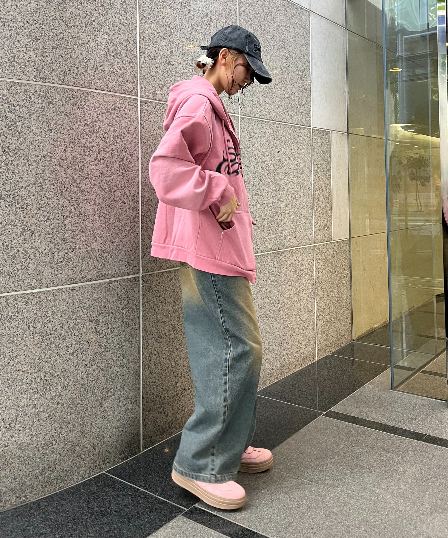 SEQUENZ　ロゴフェードZIPパーカー - Image 20