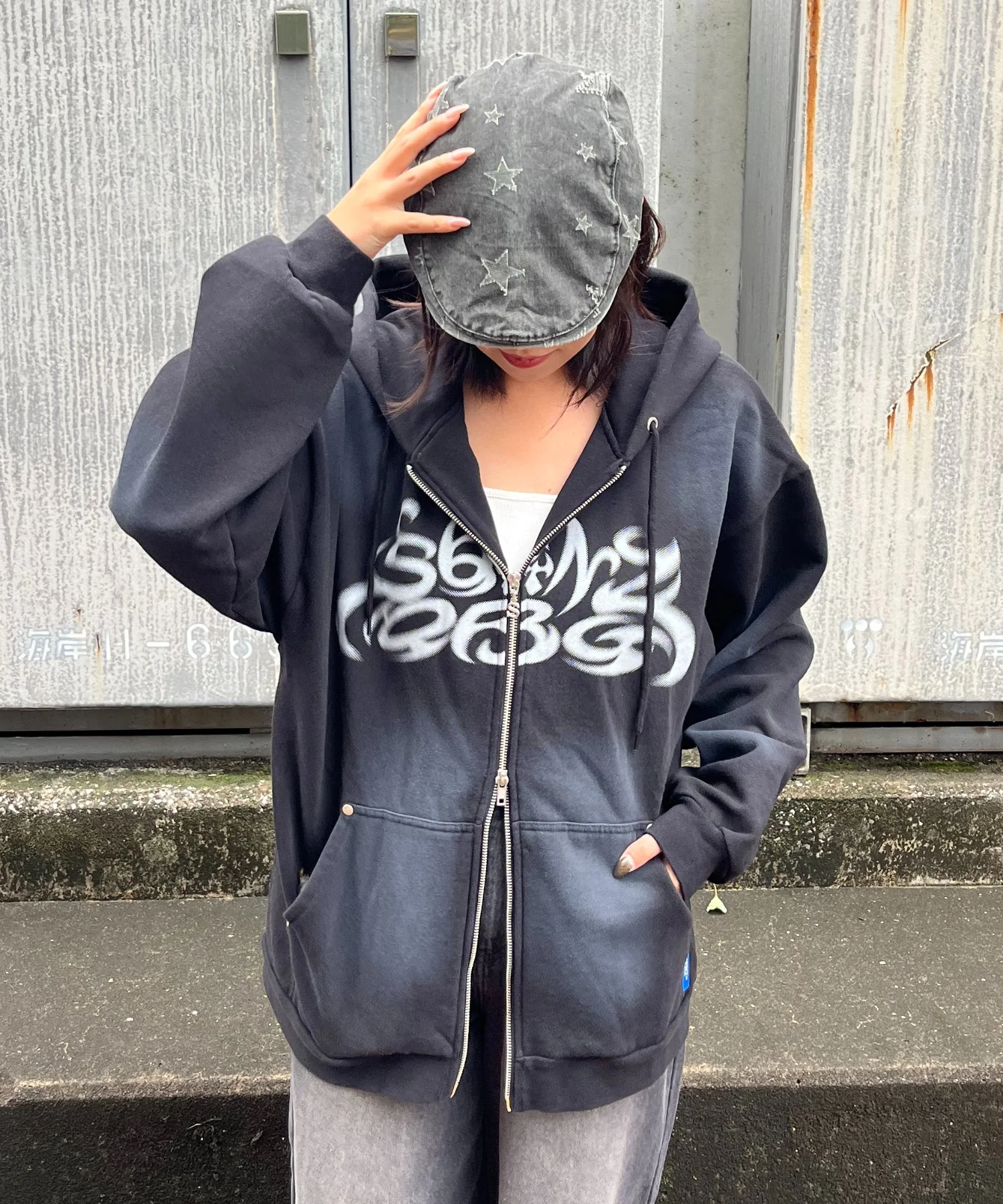SEQUENZ　ロゴフェードZIPパーカー - Image 3