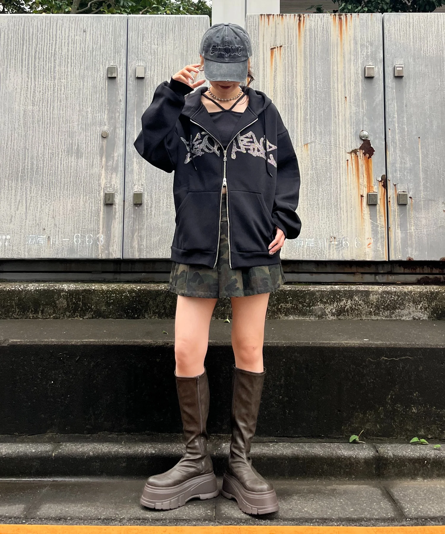 SEQUENZ　ラインストーンZIPパーカー - Image 19