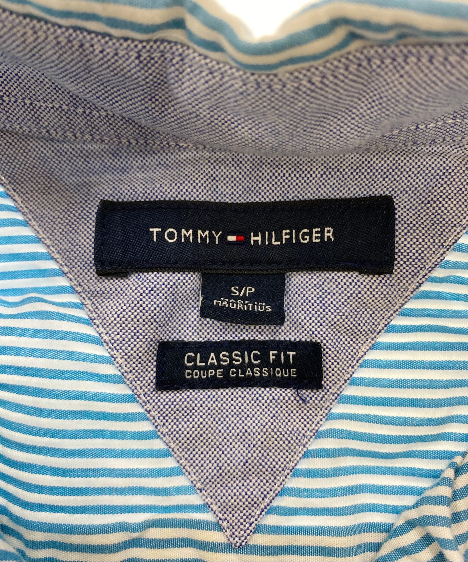 TOMMYブランドシャツ - Image 3