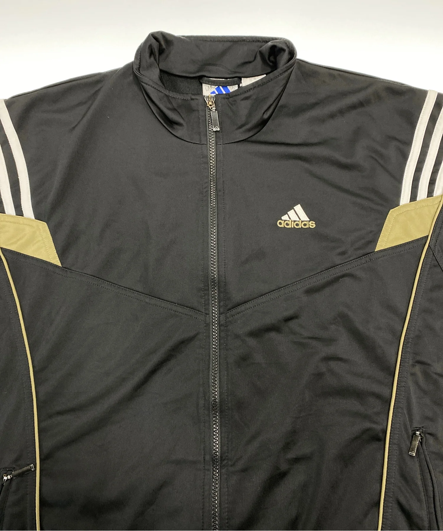 adidasブランドジャージ - Image 4