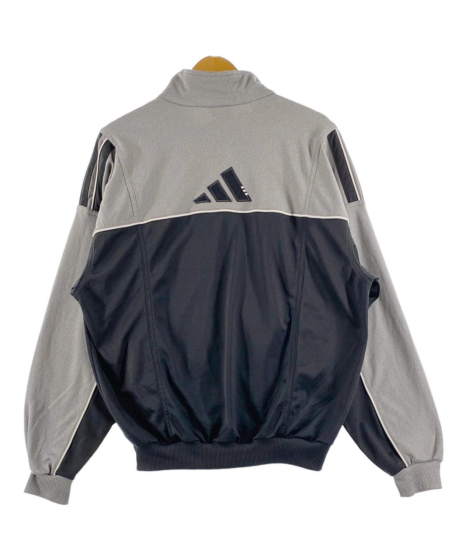 adidasブランドジャージ - Image 2