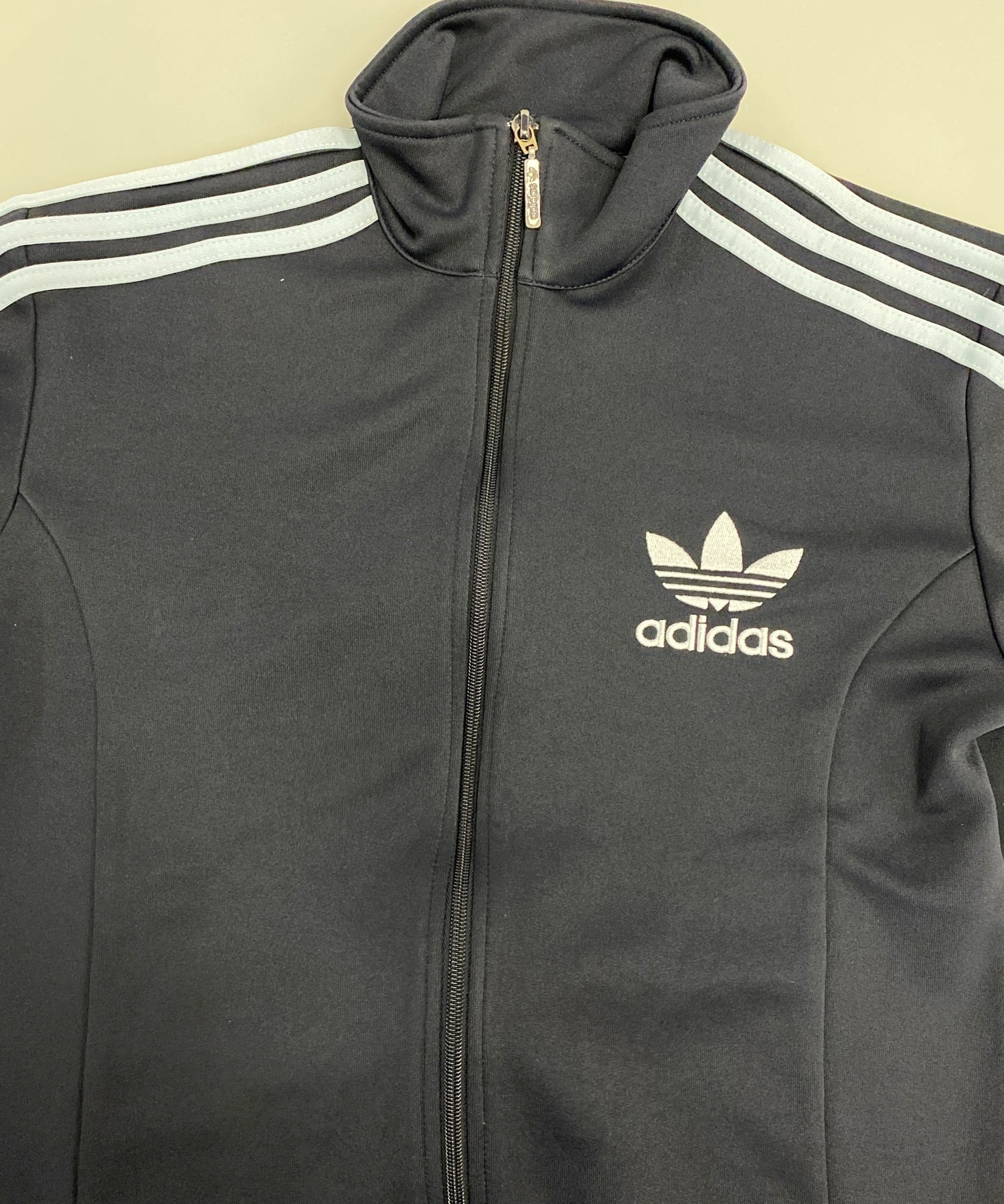 adidas ブランドジャージ - Image 4