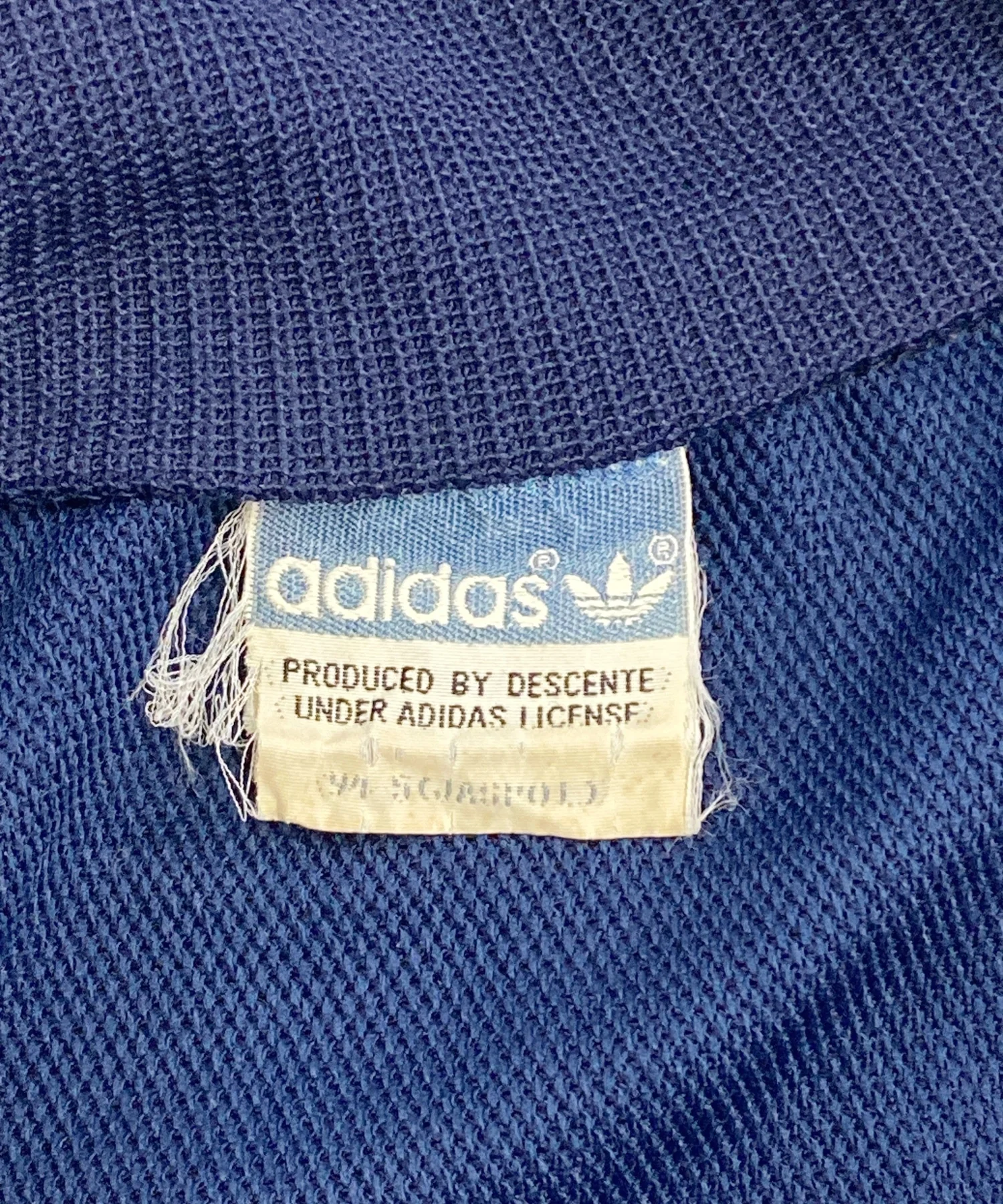 adidas ブランドジャージ - Image 3