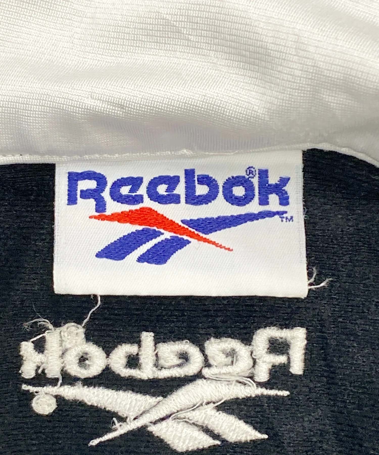 Reebok ブランドジャージ - Image 3