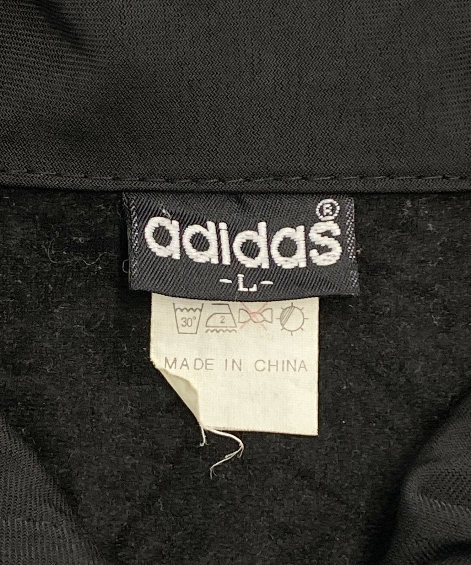 adidas ブランドジャージ - Image 3