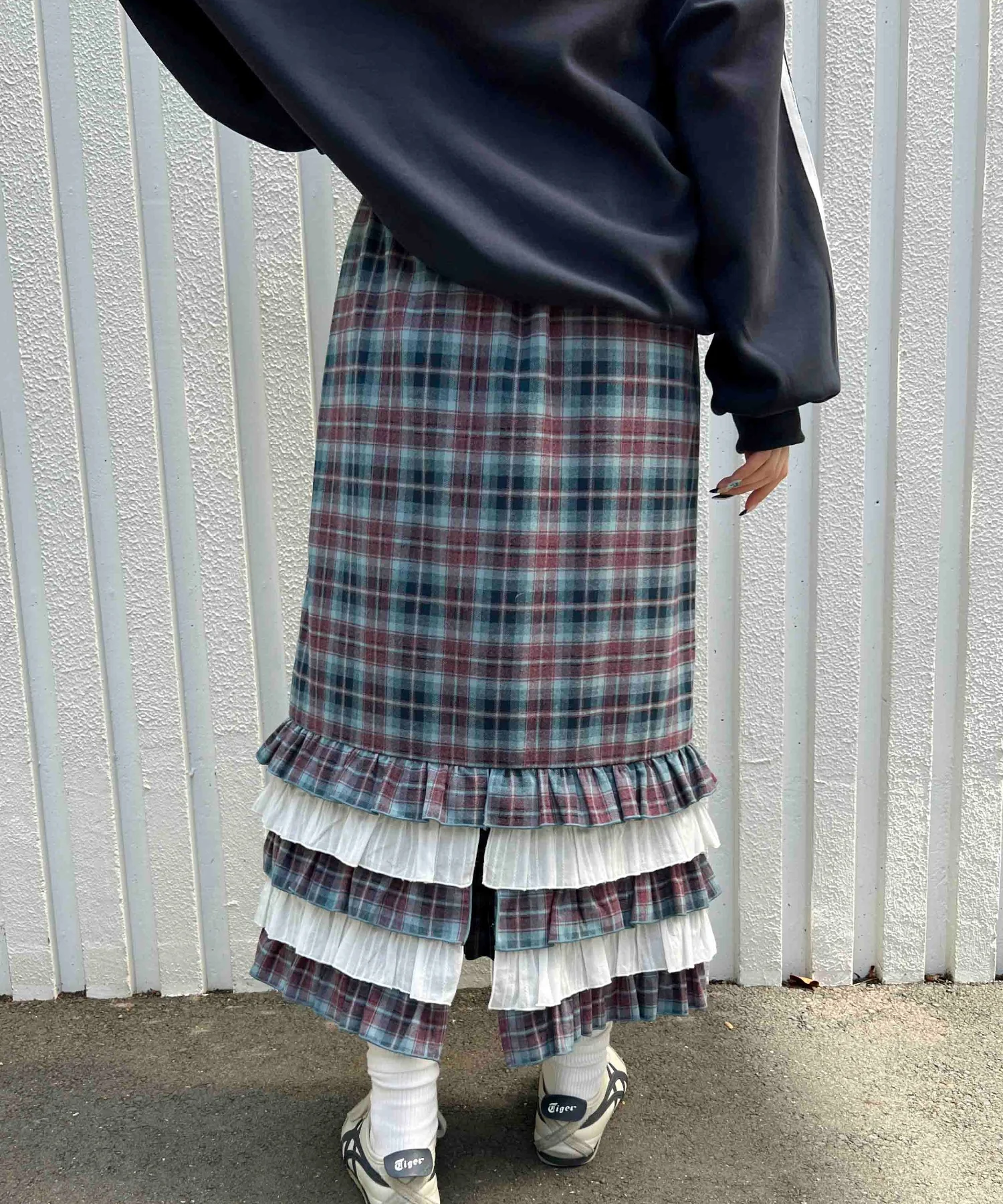 ヘムフリルチェックロングスカート - Image 10