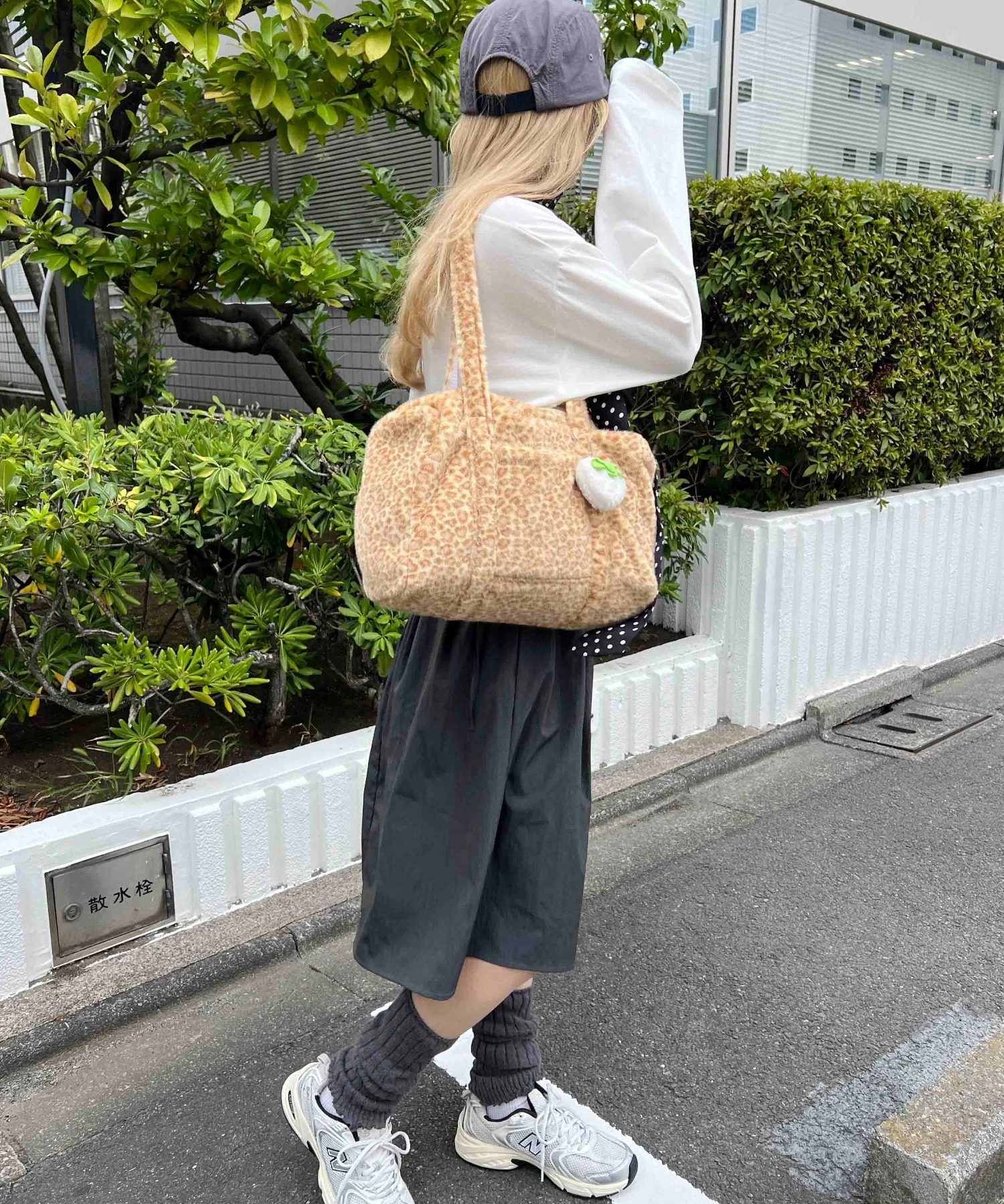 モコモコレオパードバッグ - Image 4