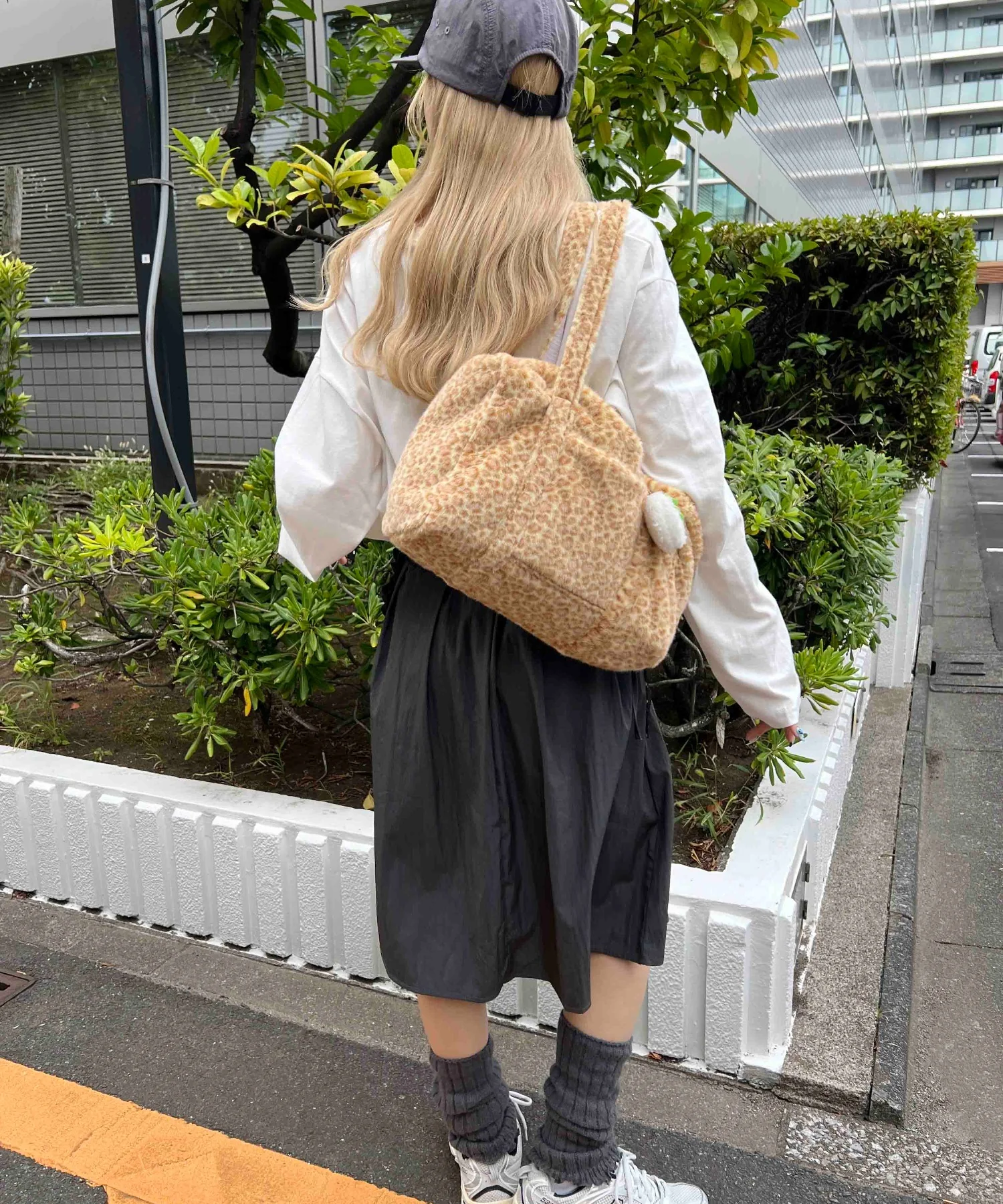 モコモコレオパードバッグ - Image 5