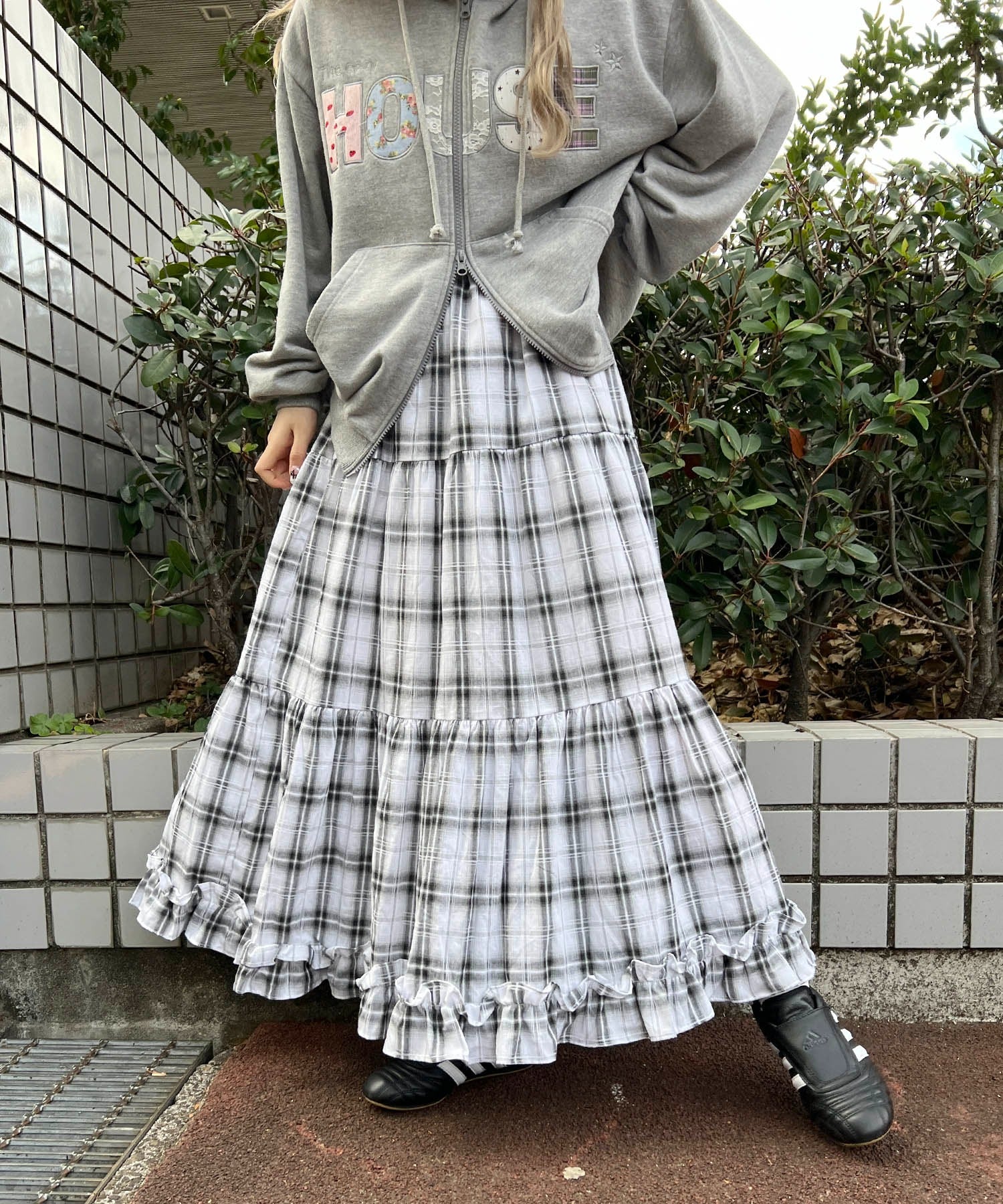 オンブレチェックティアードロングスカート - Image 4