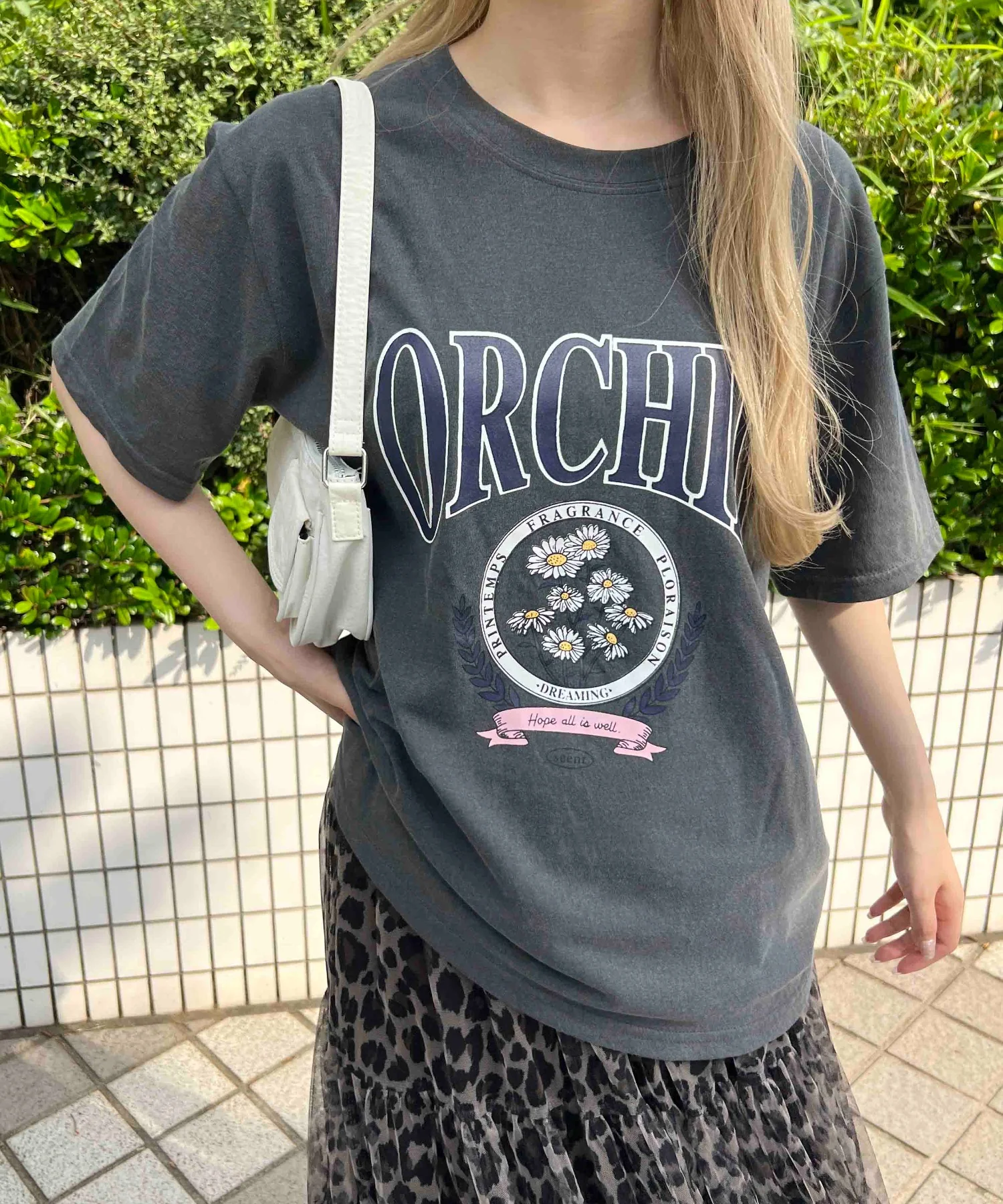 フラワーカレッジTシャツ - Image 10
