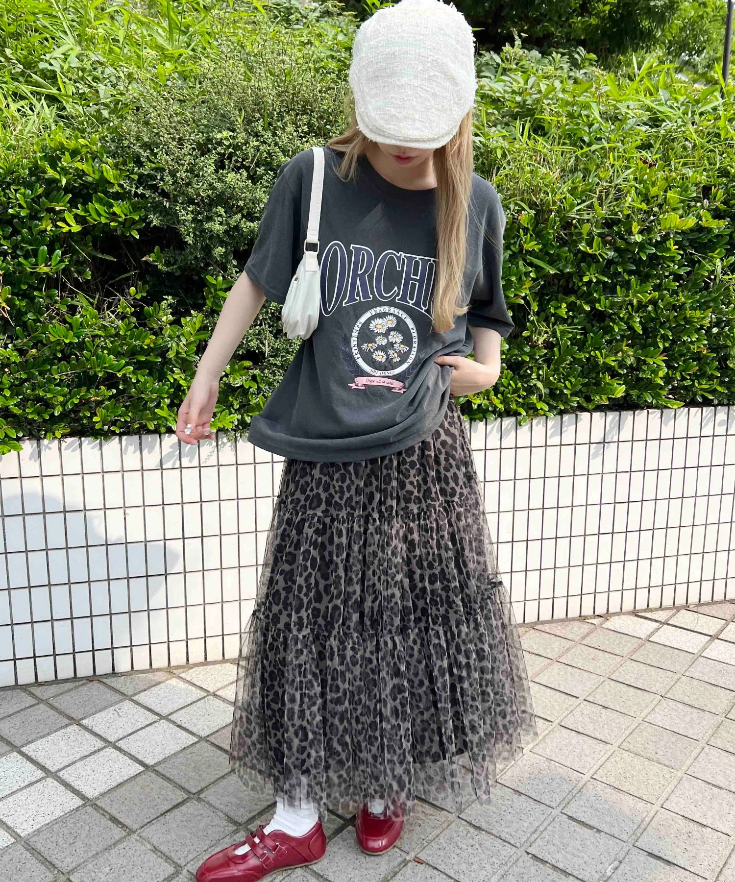 フラワーカレッジTシャツ - Image 11