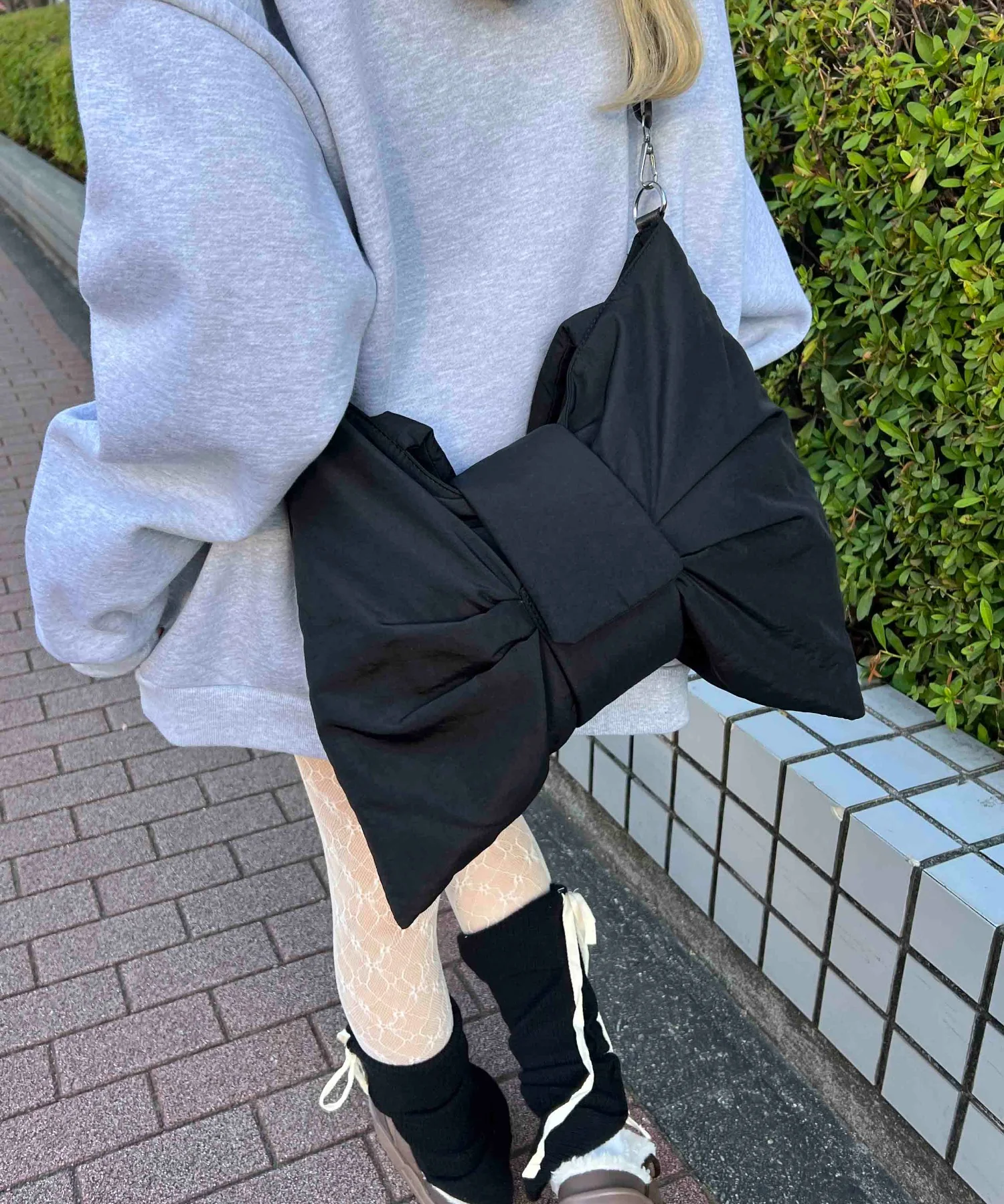 パテッドリボンショルダーバッグ - Image 19