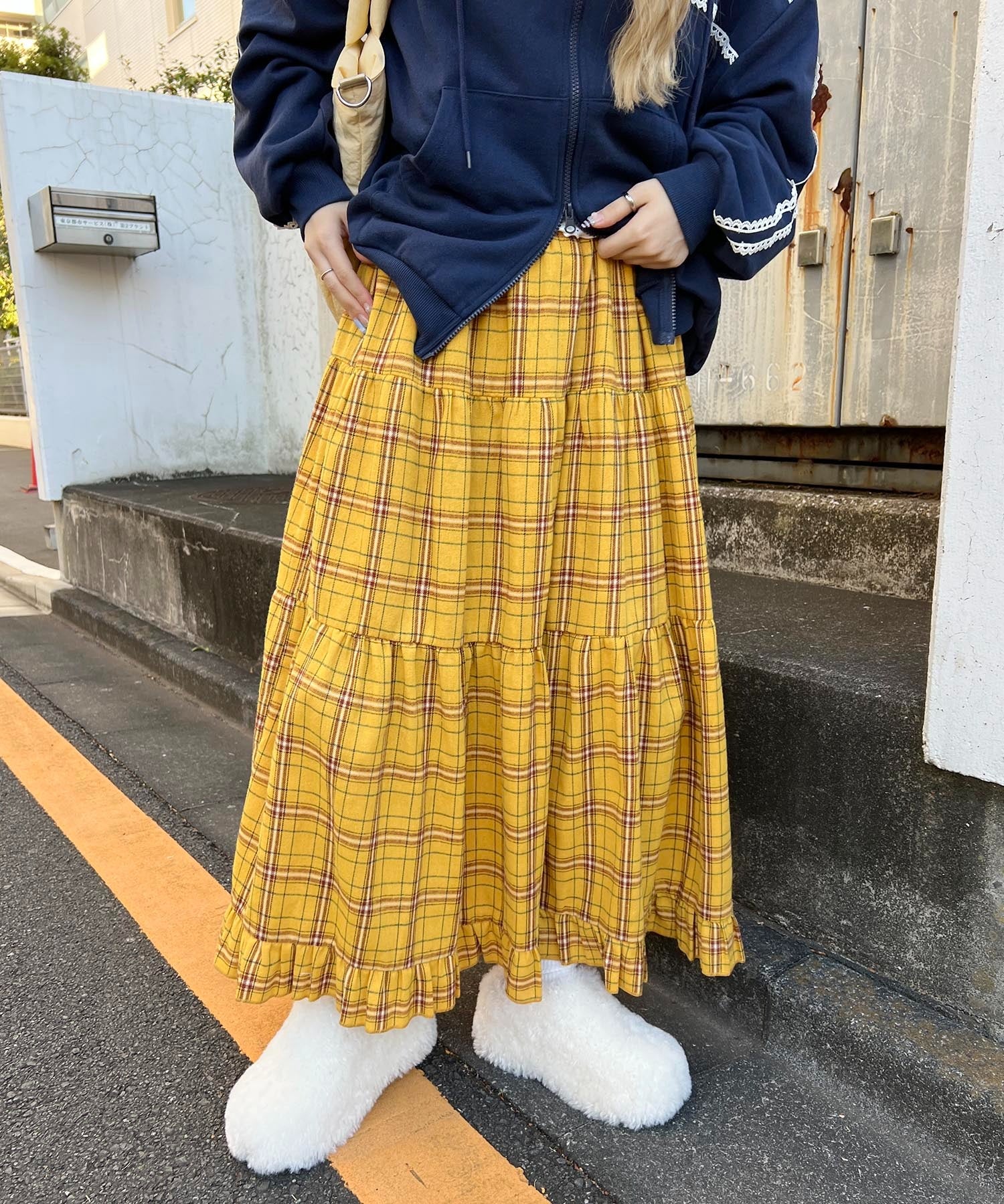 チェックティアードロングスカート - Image 3
