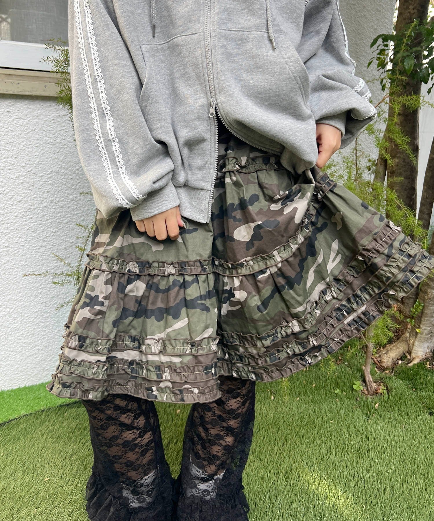 ボリュームフリルミドルスカート - Image 15