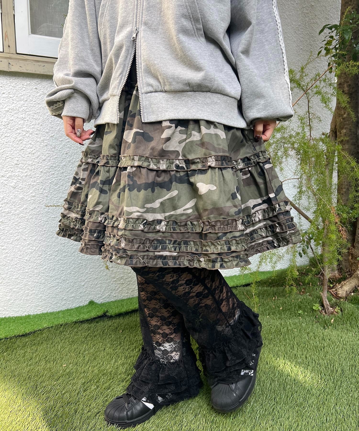 ボリュームフリルミドルスカート - Image 17