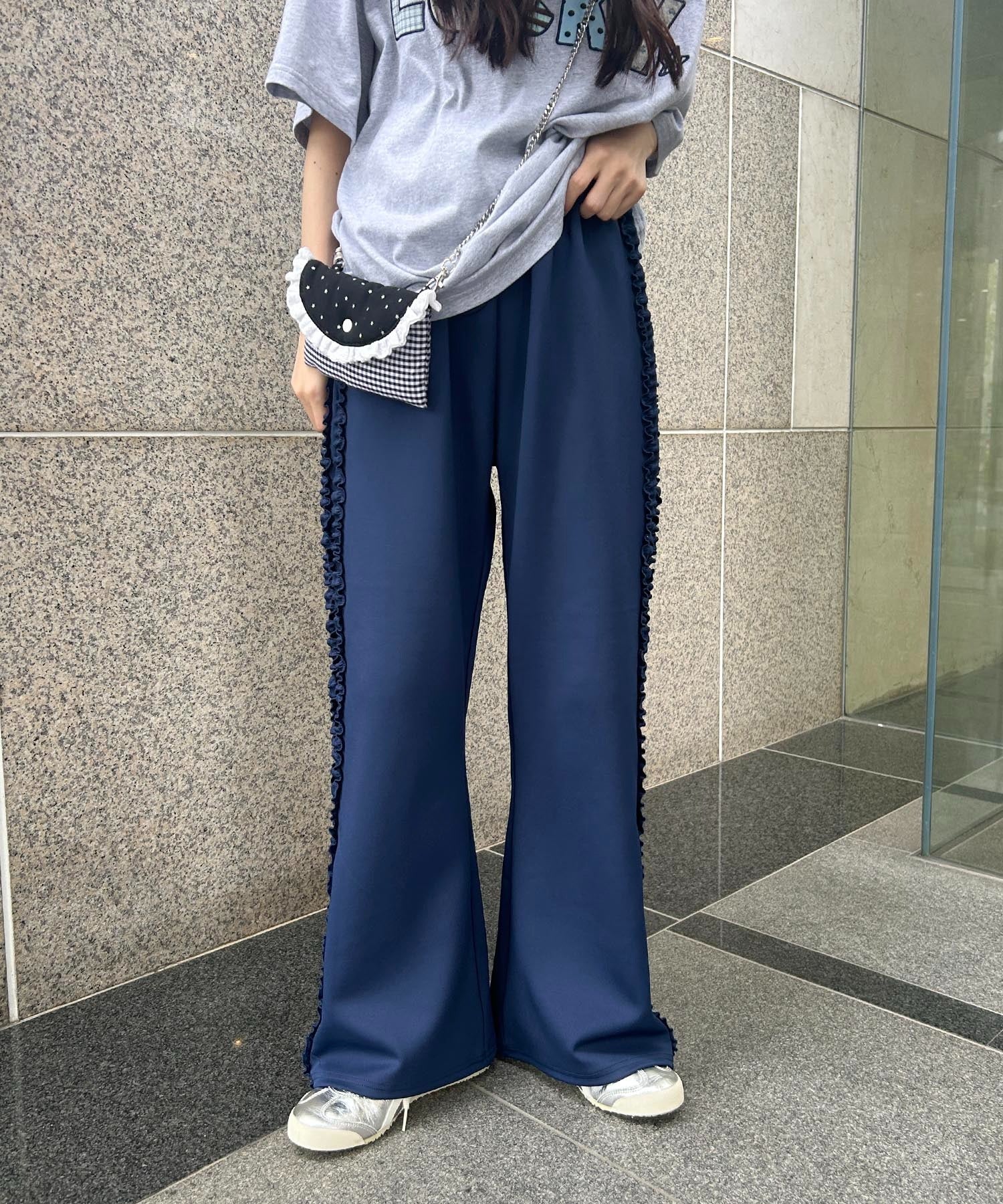 フリルラインフレアパンツ - Image 2