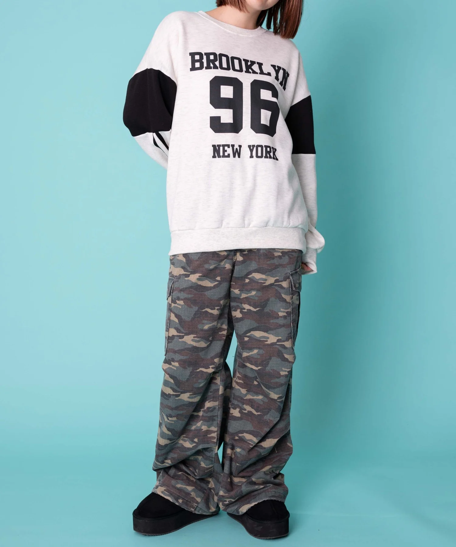 BROOKLYNナンバリングスウェット - Image 11