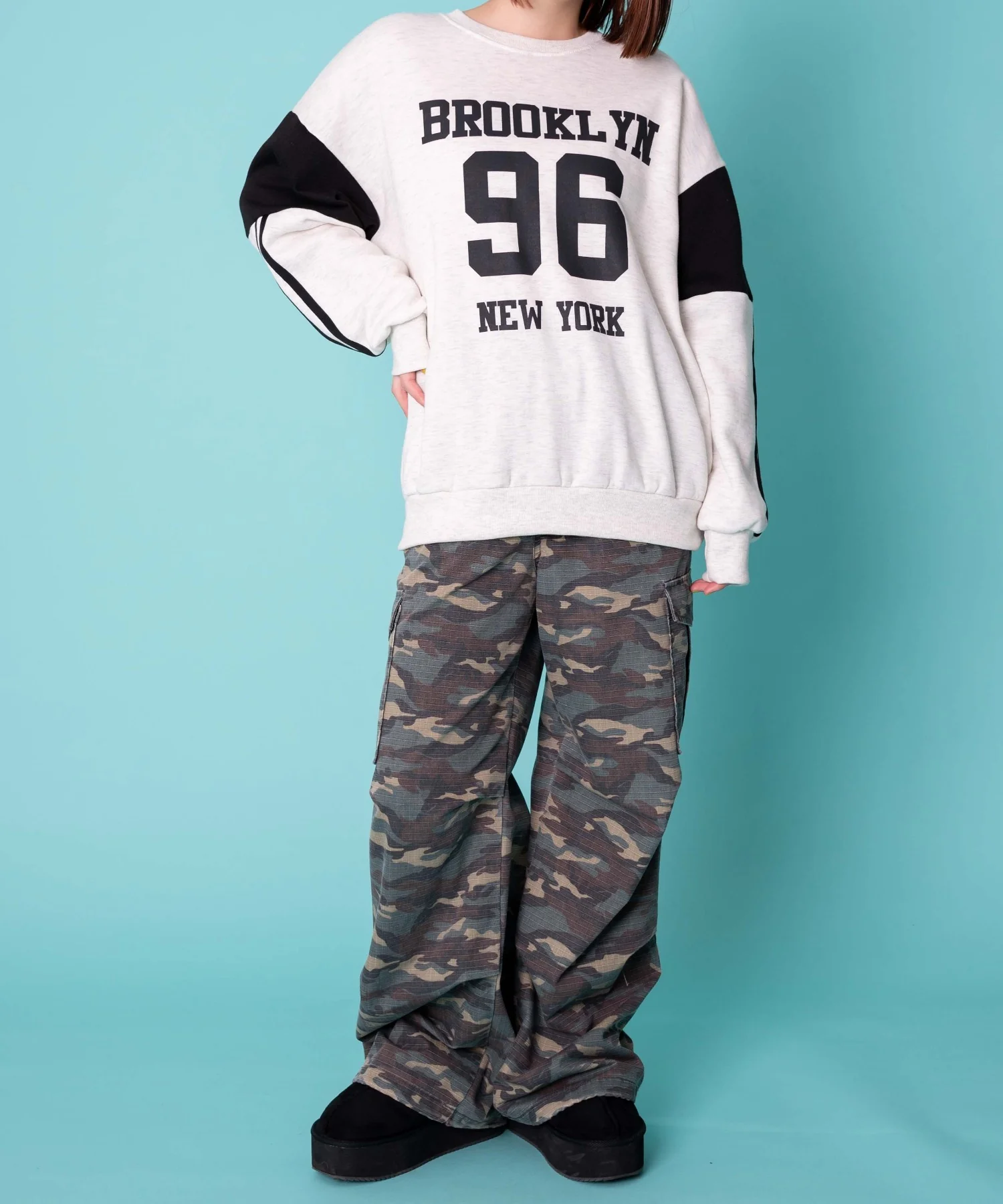 BROOKLYNナンバリングスウェット - Image 4