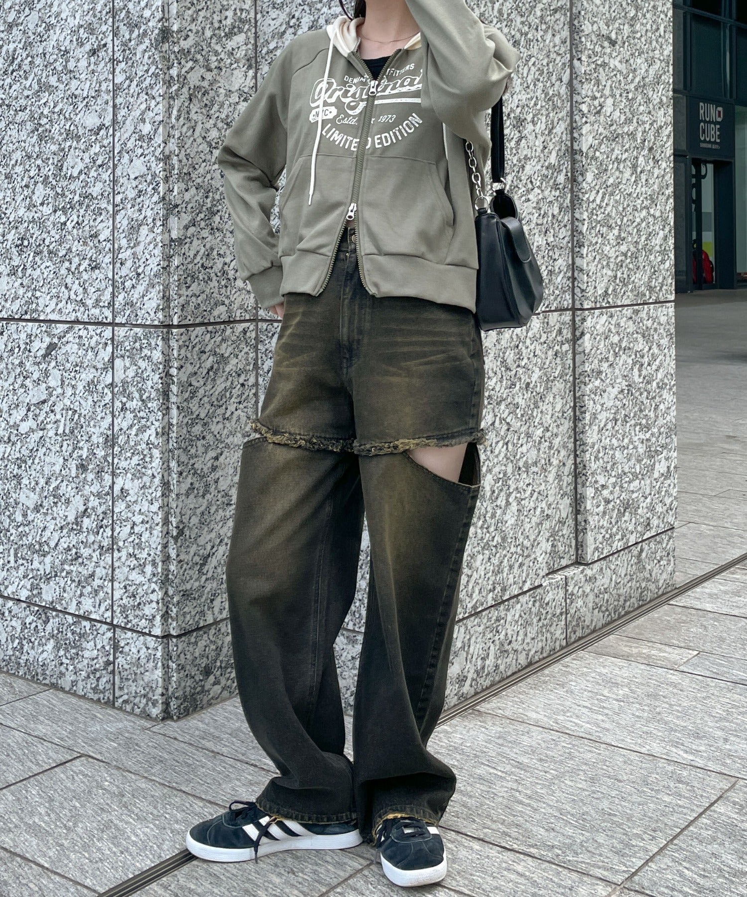 カレッジプリントZIPパーカー - Image 17