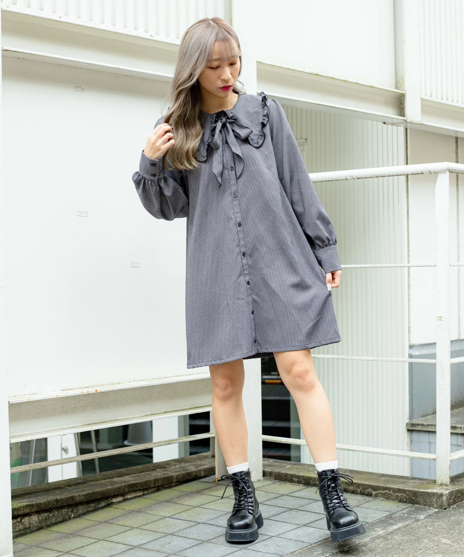 リボン付フリルカラーワンピース - Image 2