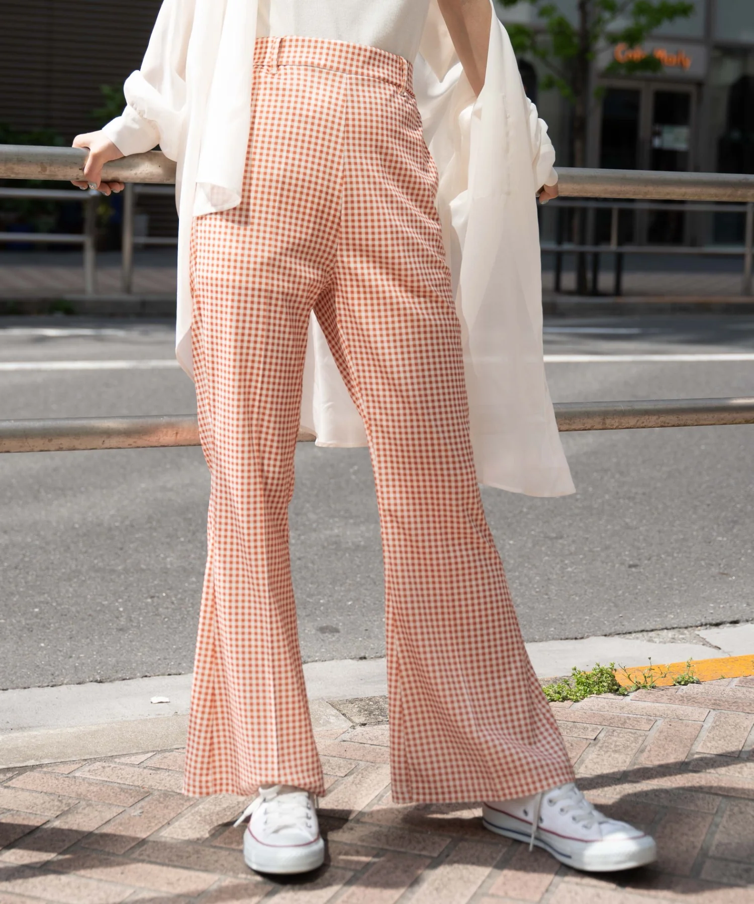 ポンチセンタープレスフレアパンツ - Image 15