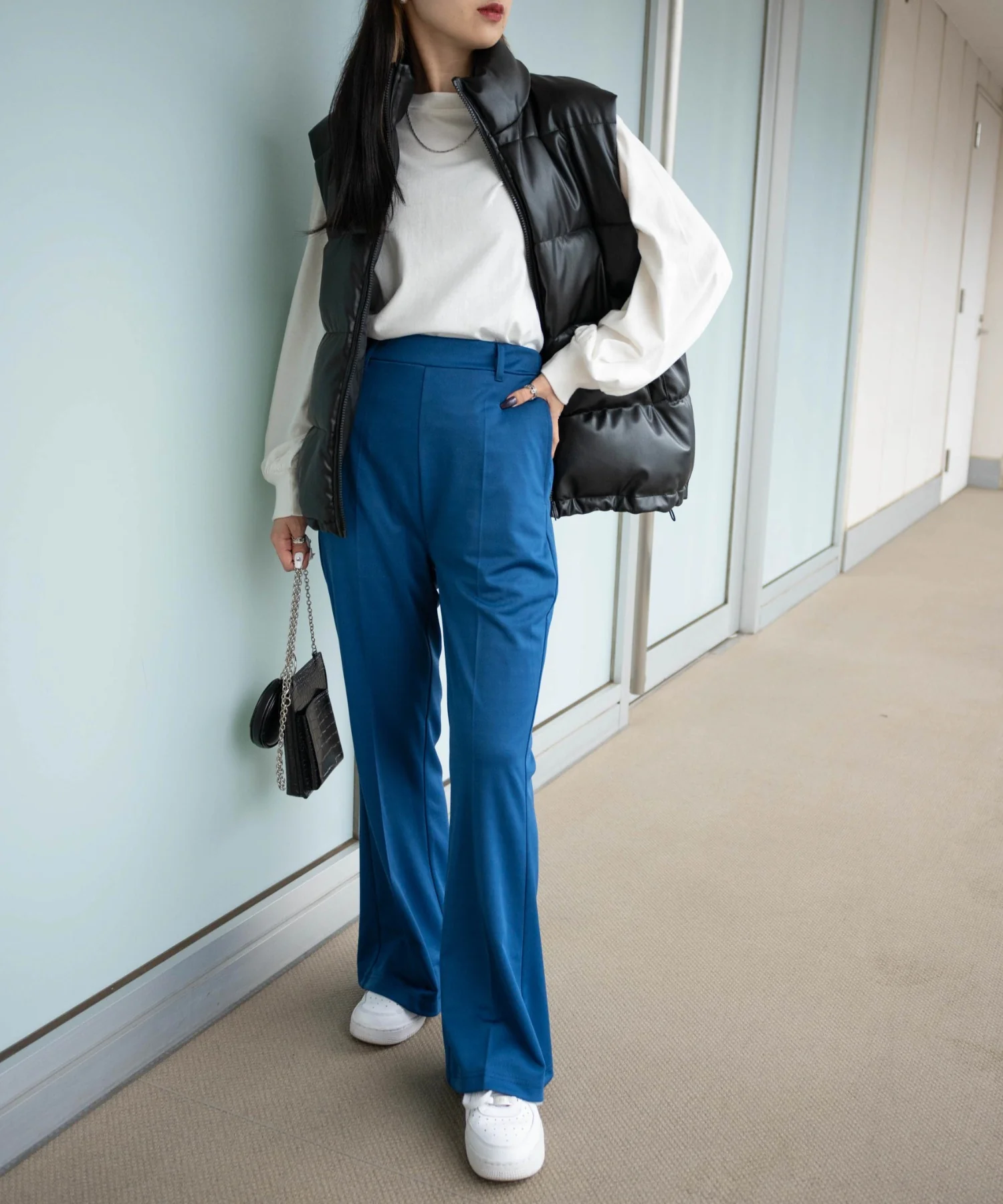 ポンチセンタープレスフレアパンツ - Image 24