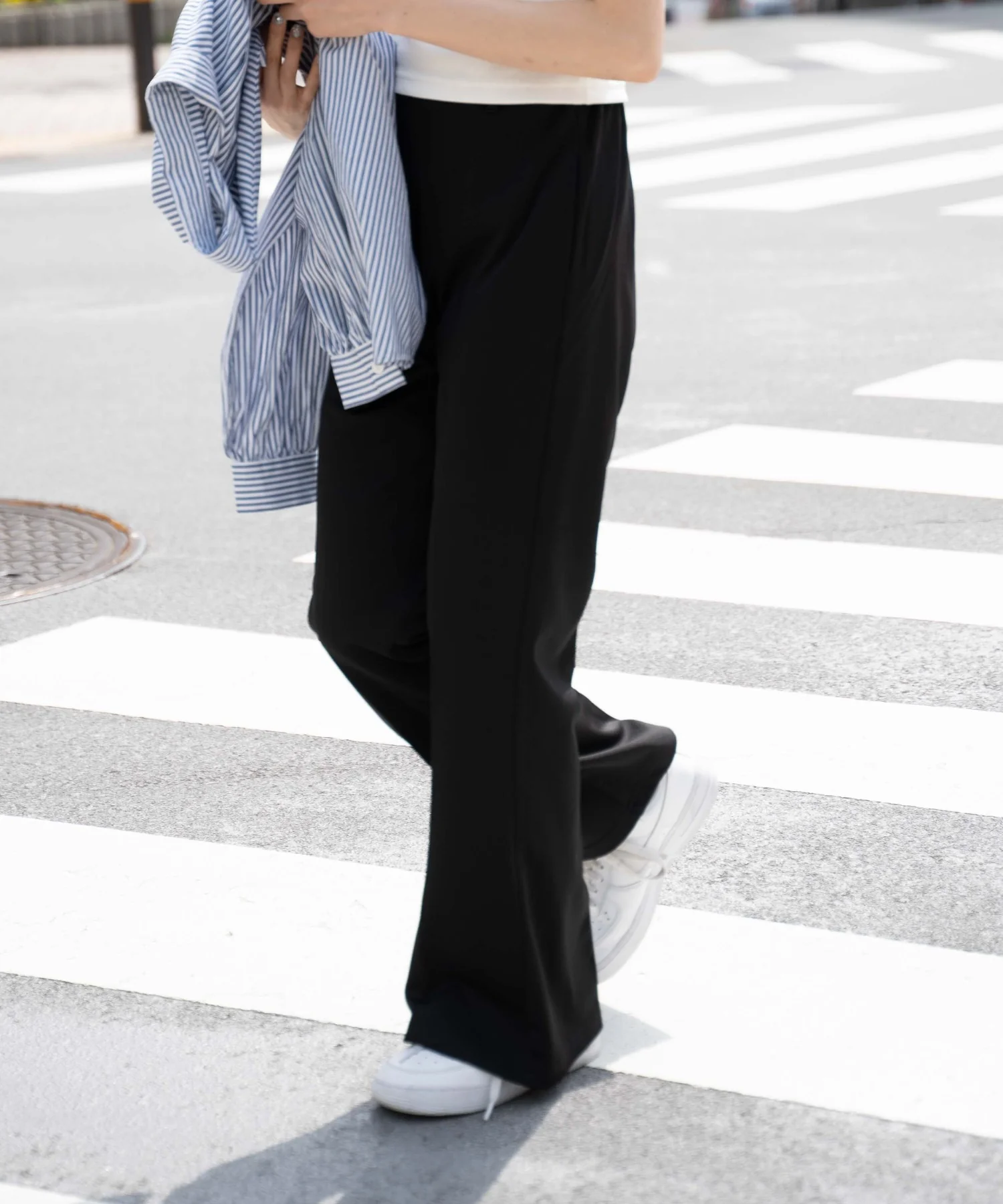 ポンチセンタープレスフレアパンツ - Image 27