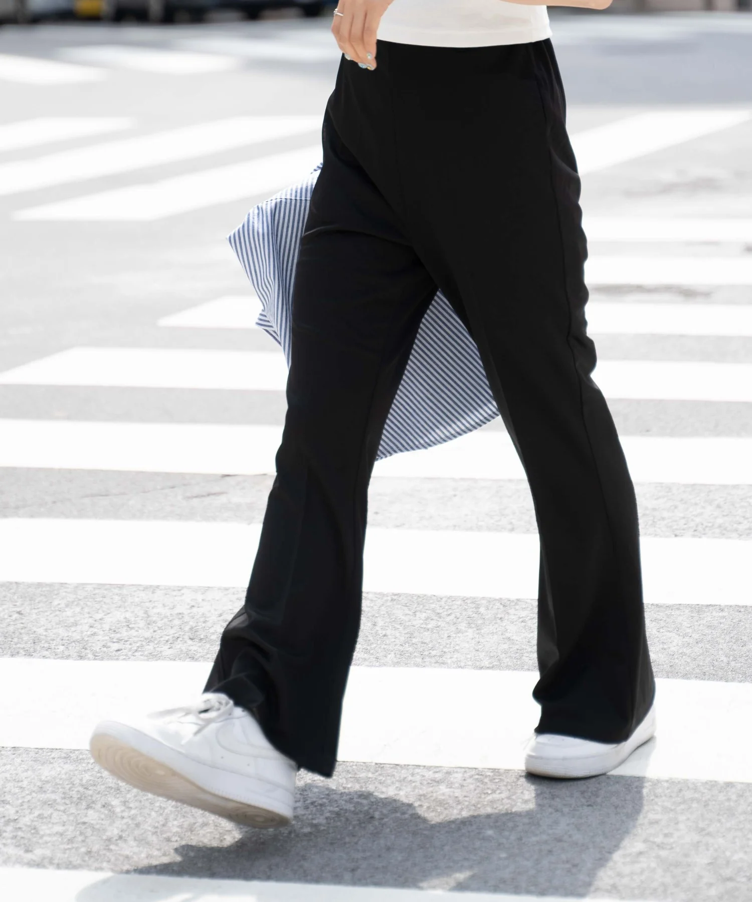 ポンチセンタープレスフレアパンツ - Image 3