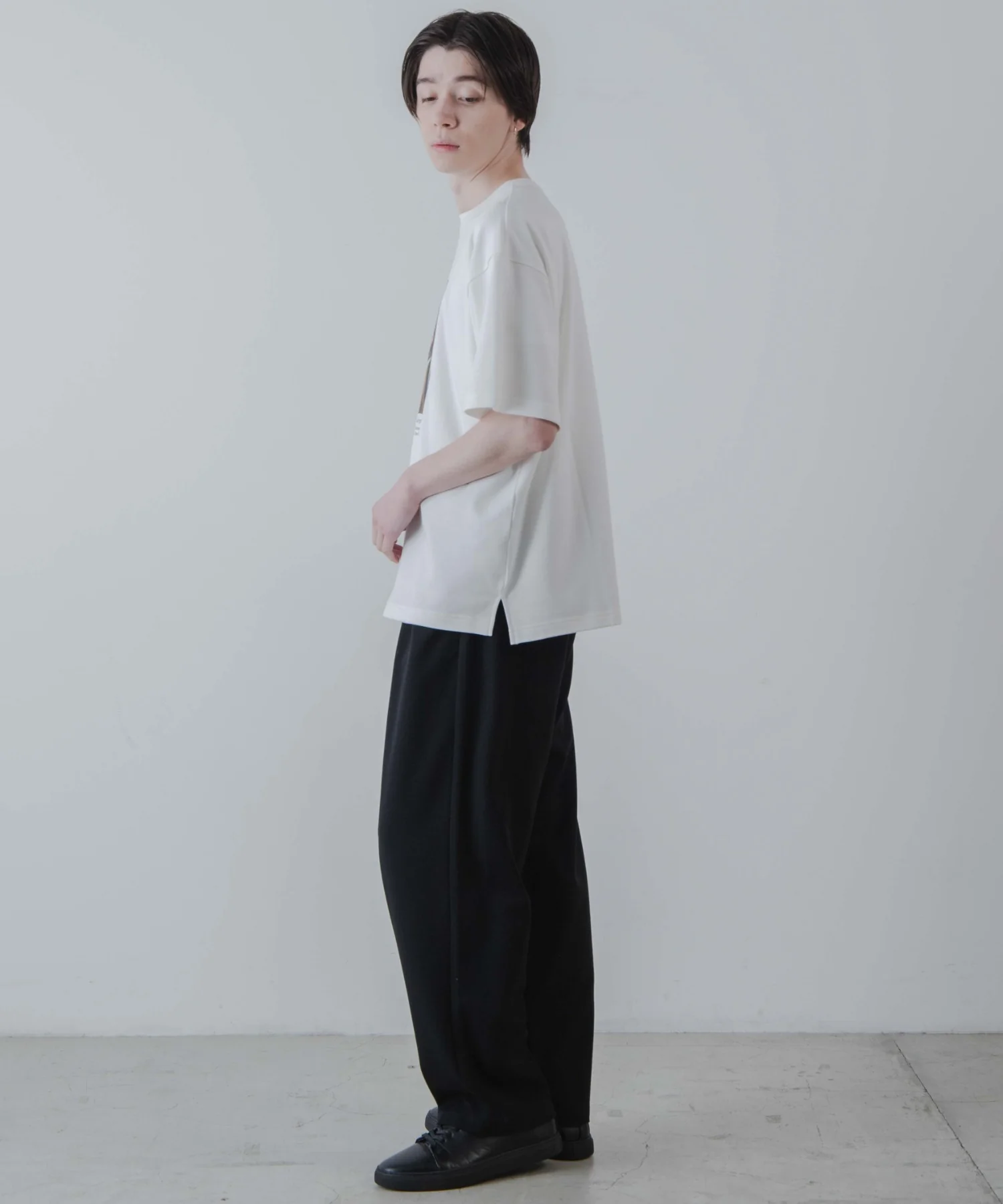 ART COLLECTION LOOSE TEE - Image 27