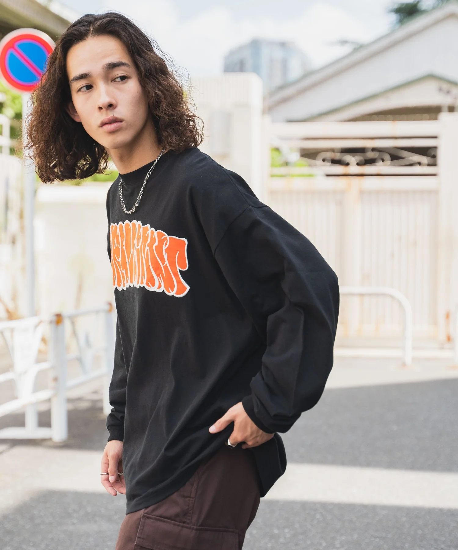 アクセ付きグラフィックロンT - Image 27