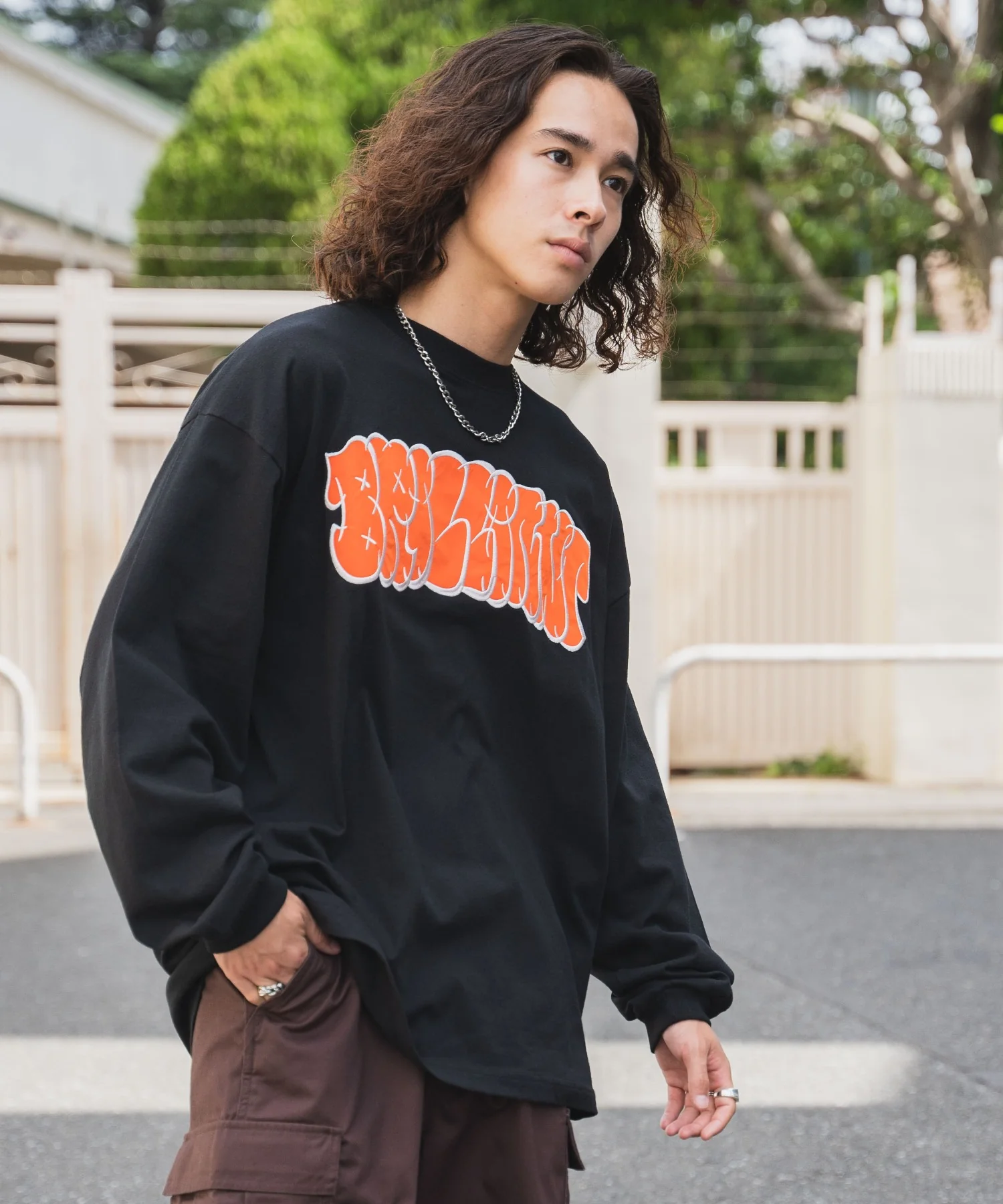 アクセ付きグラフィックロンT - Image 28