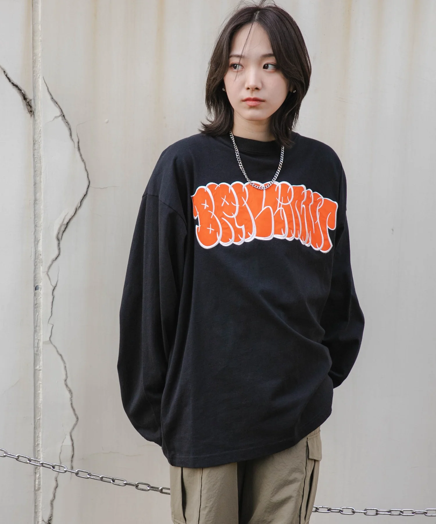 アクセ付きグラフィックロンT - Image 31