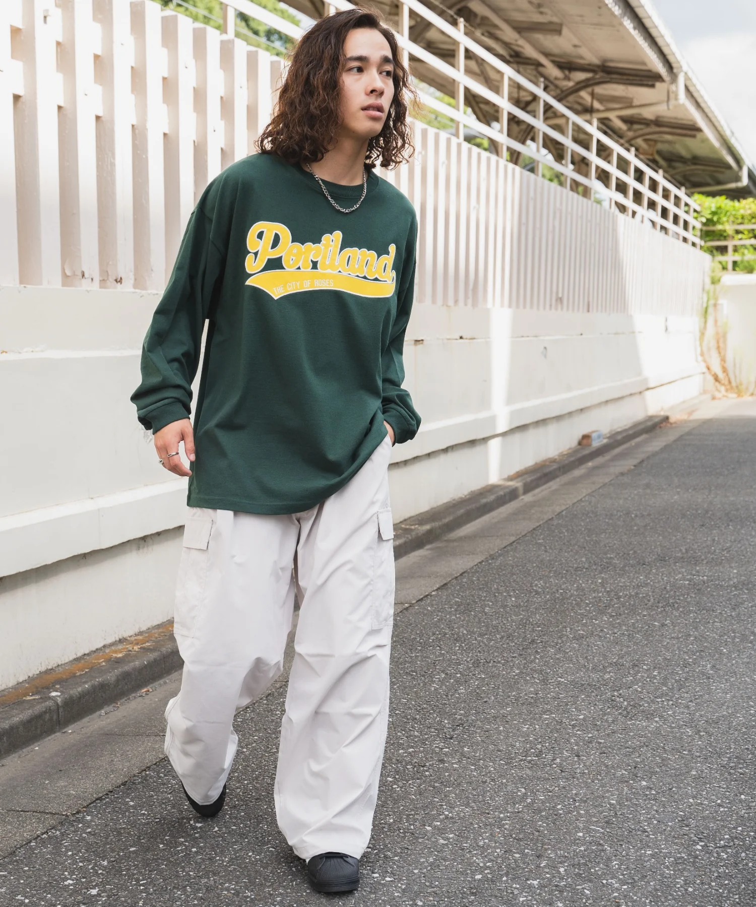 アクセ付きグラフィックロンT - Image 4