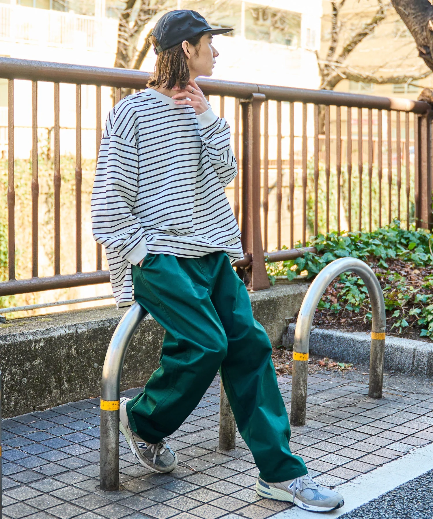 チノイージーワイドパンツ - Image 19