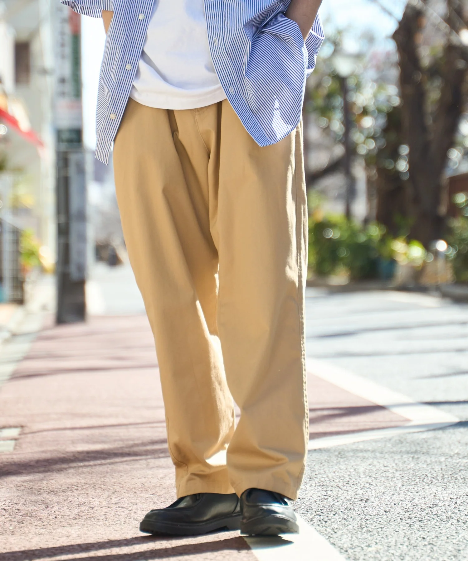 チノイージーワイドパンツ - Image 3