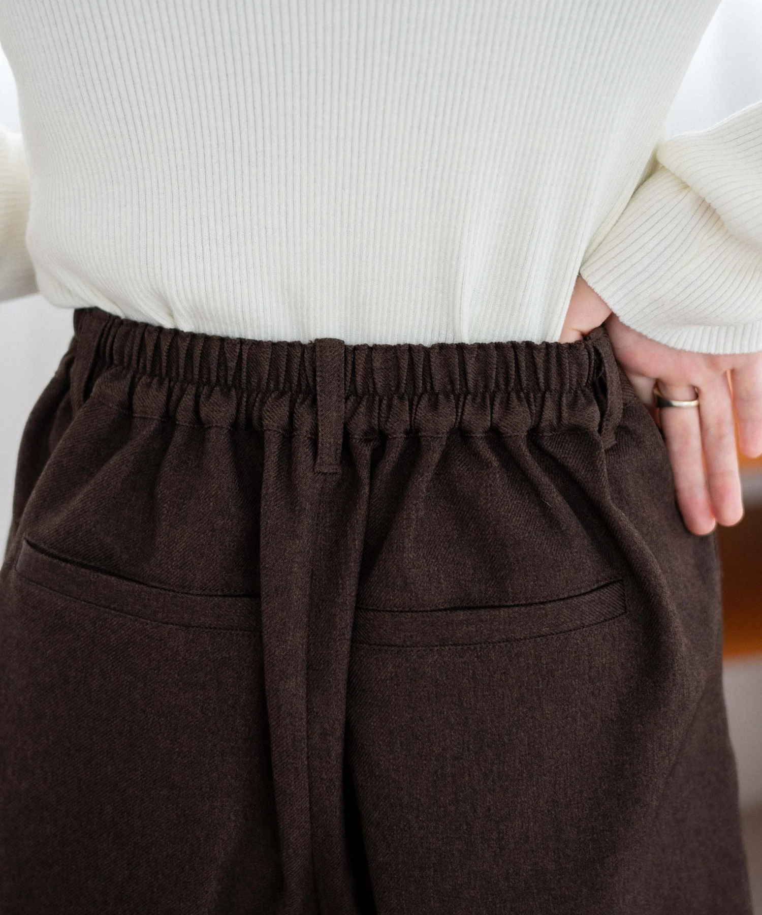 タックショートパンツ - Image 12