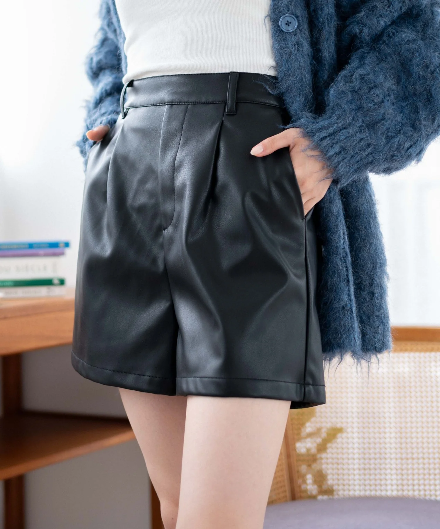 合皮タックショートパンツ - Image 18