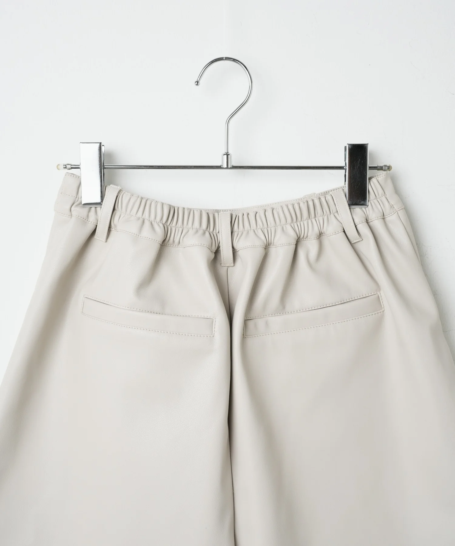 合皮タックショートパンツ - Image 32