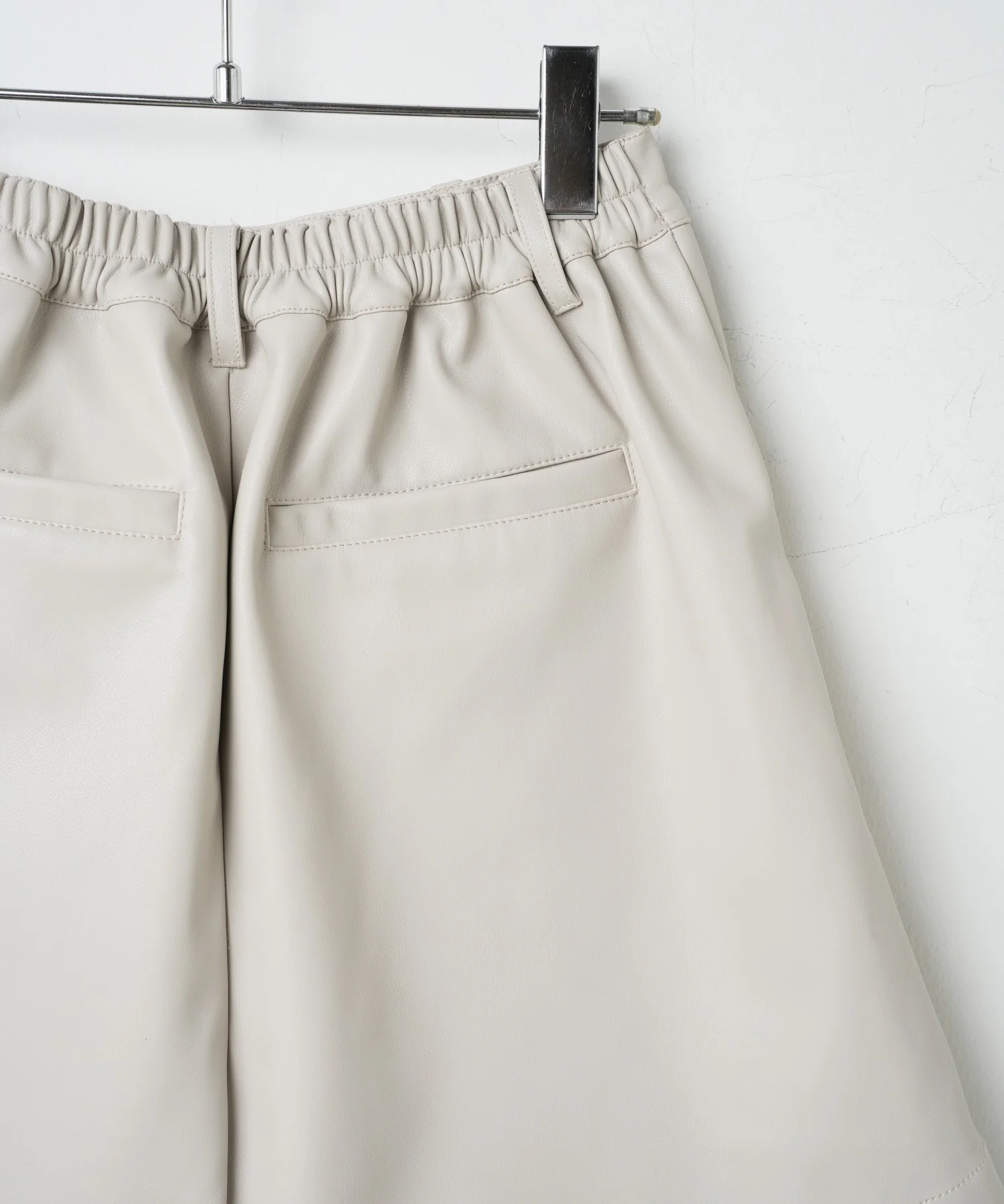 合皮タックショートパンツ - Image 33