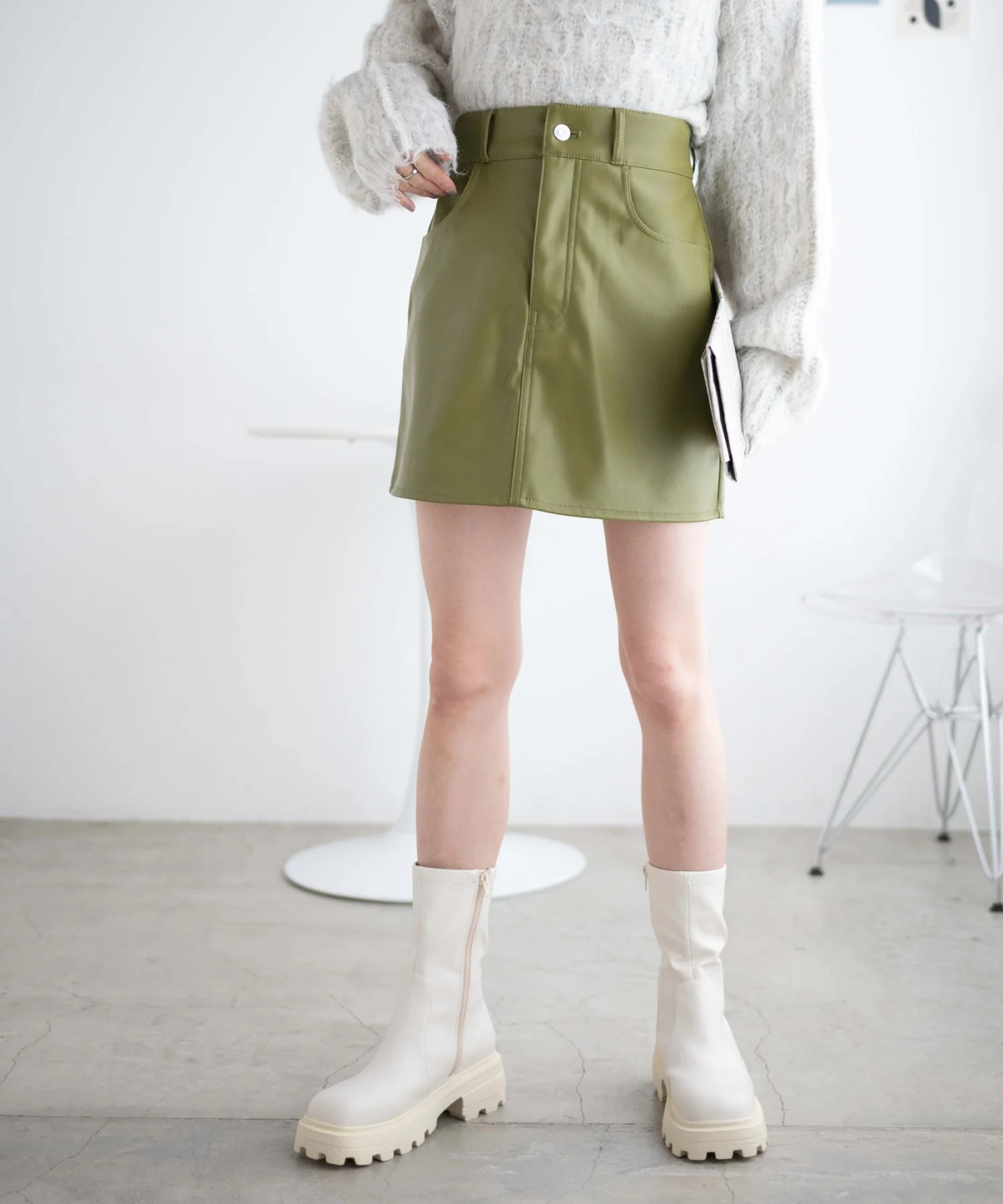 合皮台形ミニスカート - Image 16